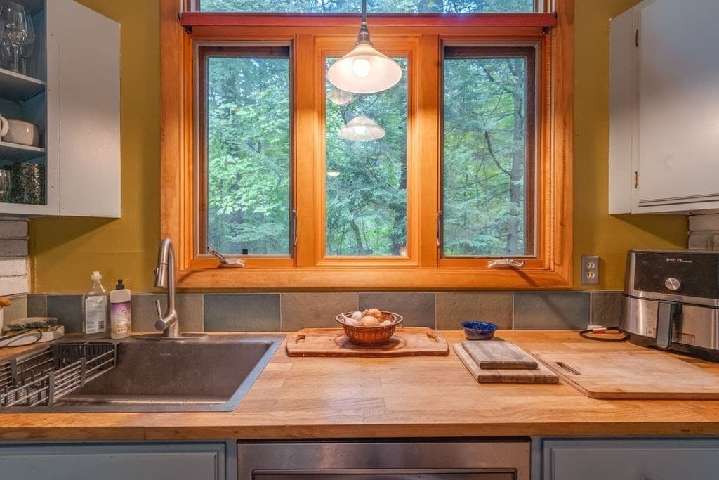 Single Family Residence at 76 Stony Hill Rd, Amherst MA 01002, Amherst, photo 6 of 40
