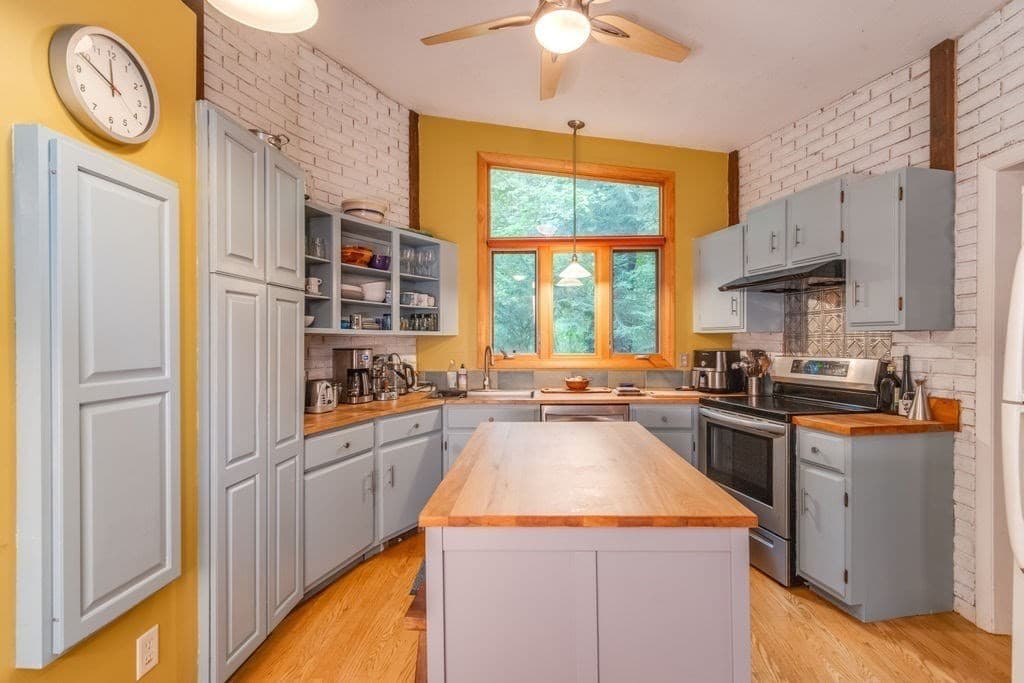 Single Family Residence at 76 Stony Hill Rd, Amherst MA 01002, Amherst, photo 3 of 40