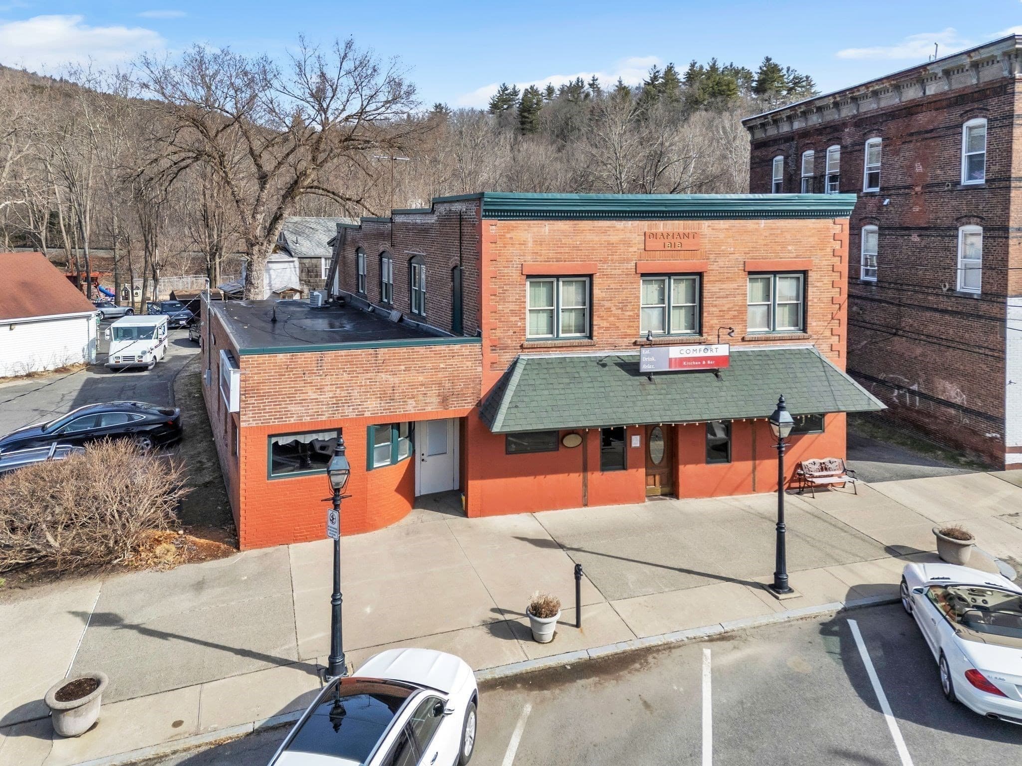 2-4 Main St, Huntington MA 01050