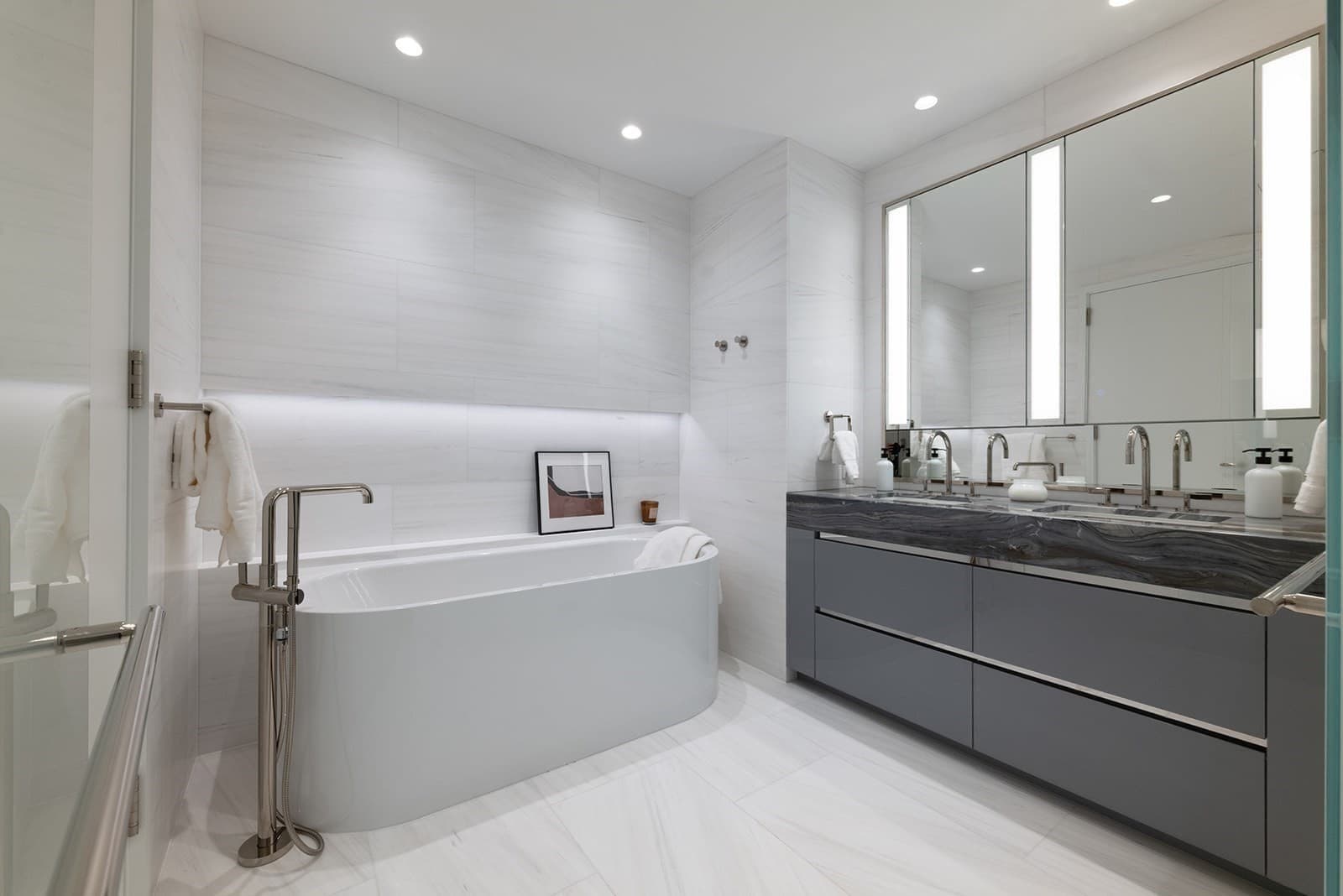 Condominium at 682 Atlantic Avenue # 37G, Boston MA 02110, Boston, photo 6 of 38