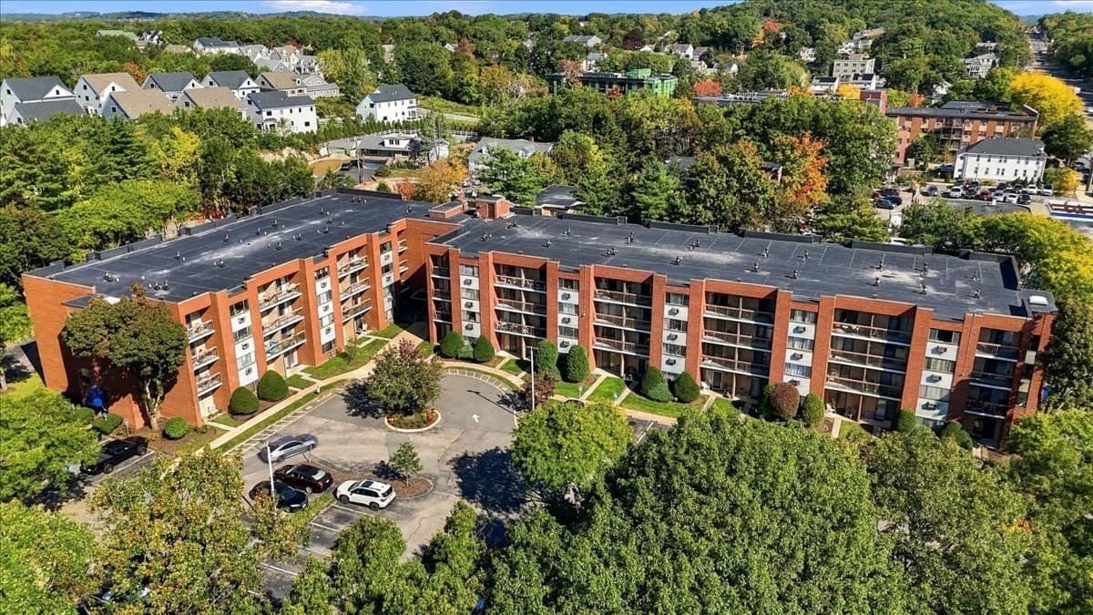 4975 Washington St # 310, Boston MA 02132