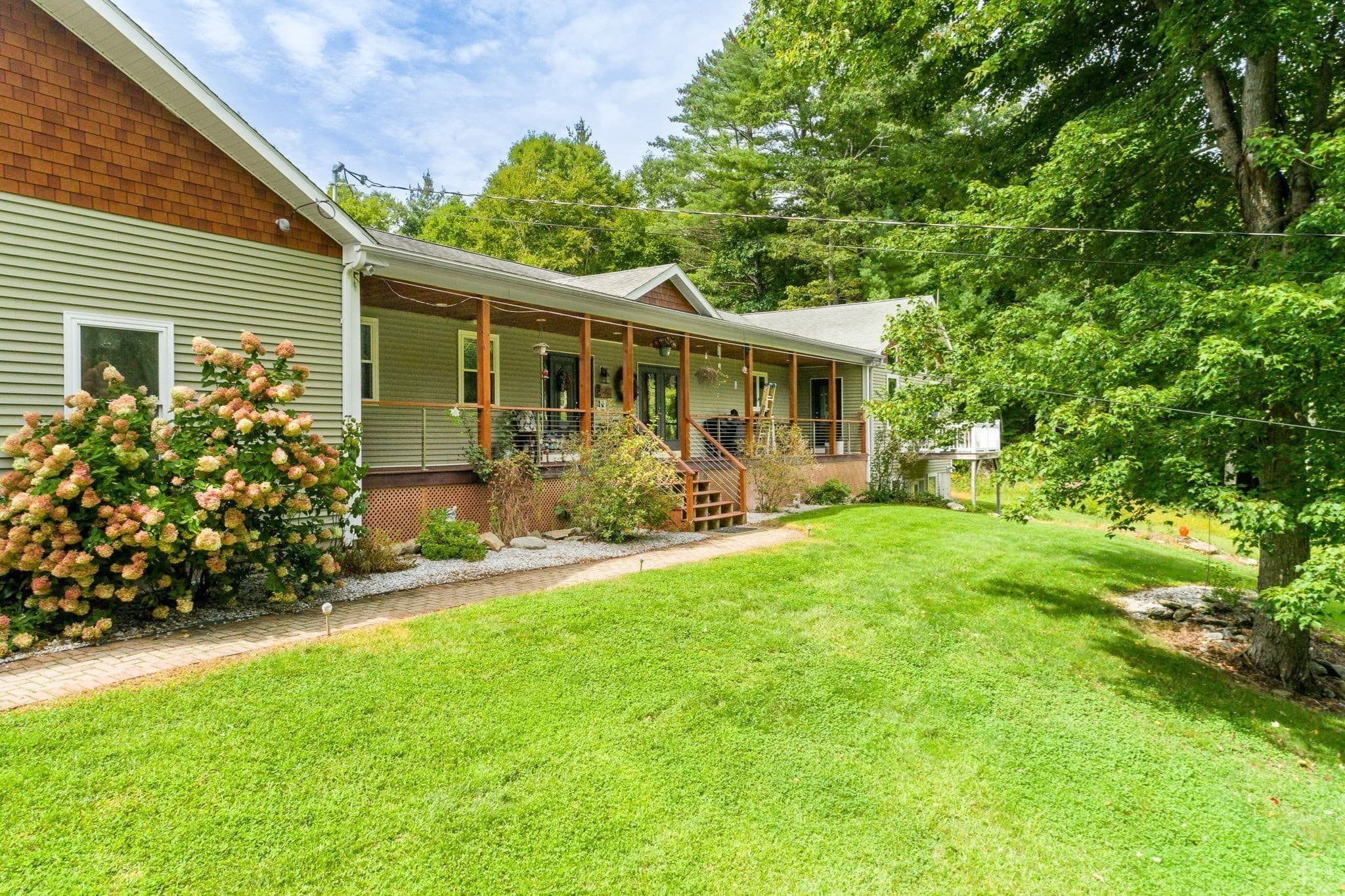 Single Family Residence at 332 Ravenelle Road, Thompson CT 06255, photo 2 of 42