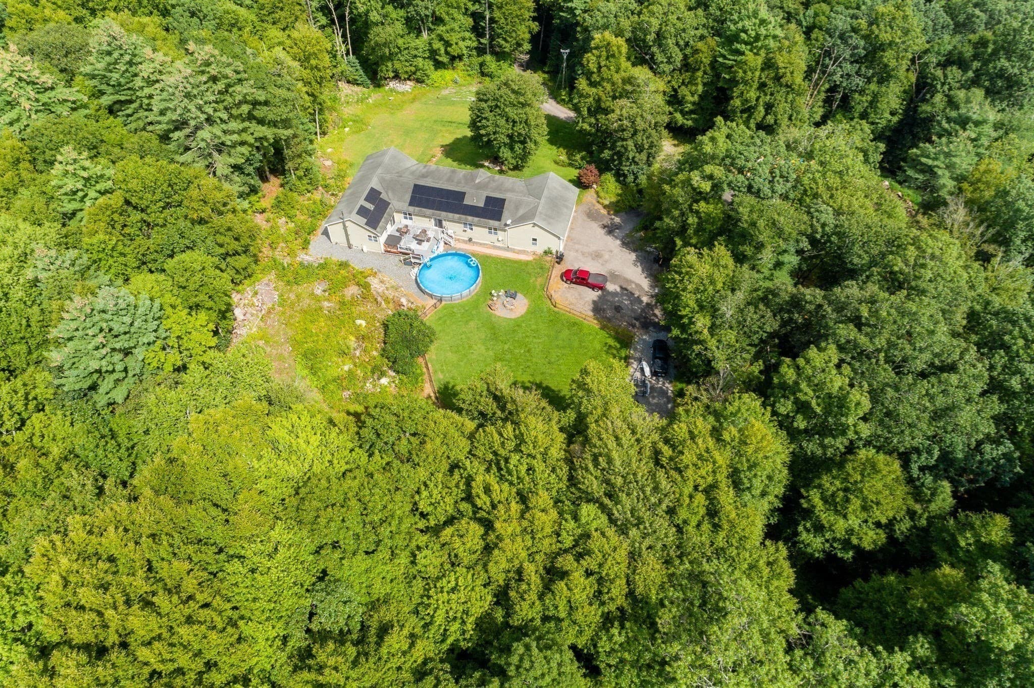 Single Family Residence at 332 Ravenelle Road, Thompson CT 06255, photo 6 of 42
