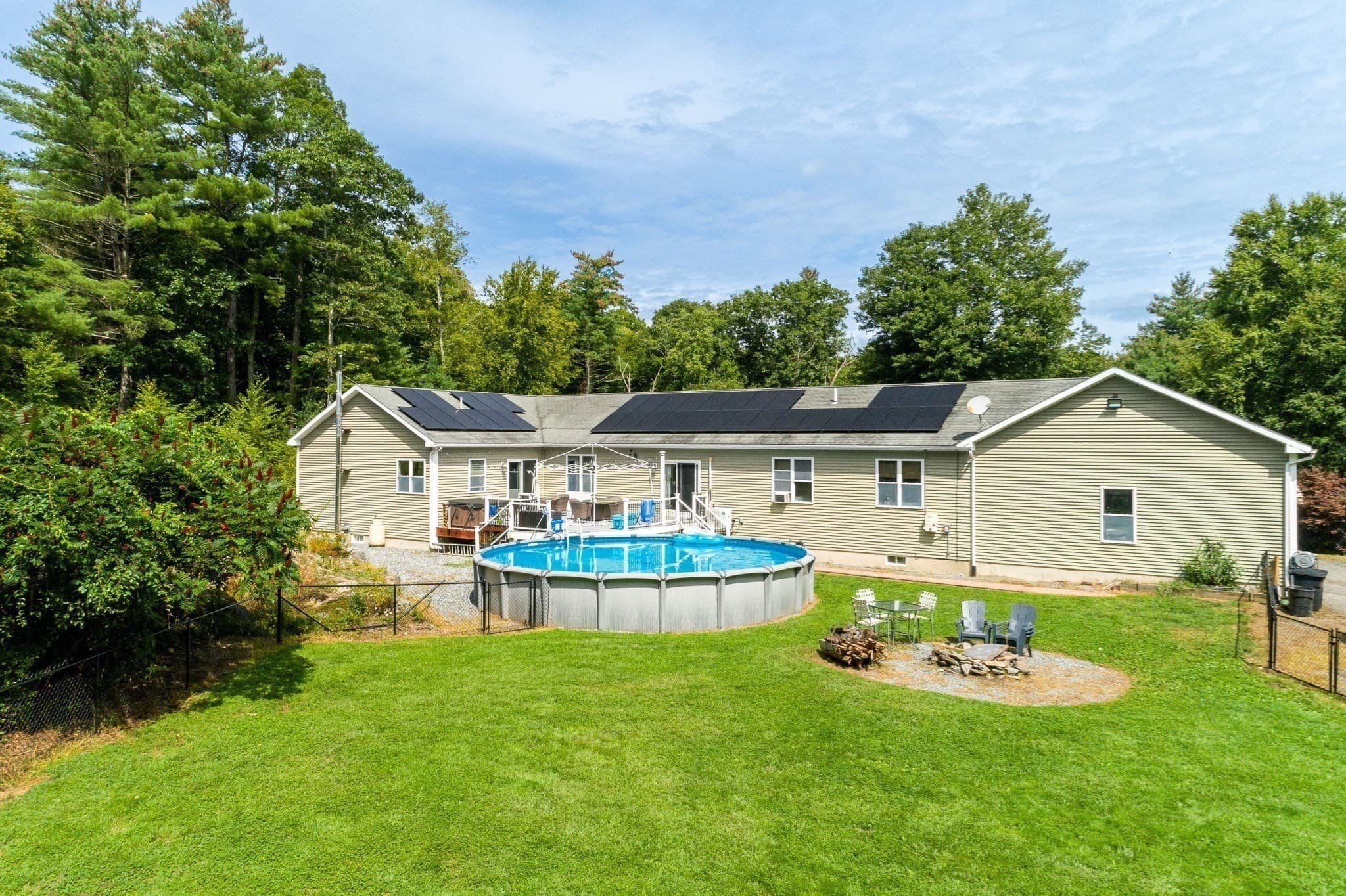 Single Family Residence at 332 Ravenelle Road, Thompson CT 06255, photo 35 of 42