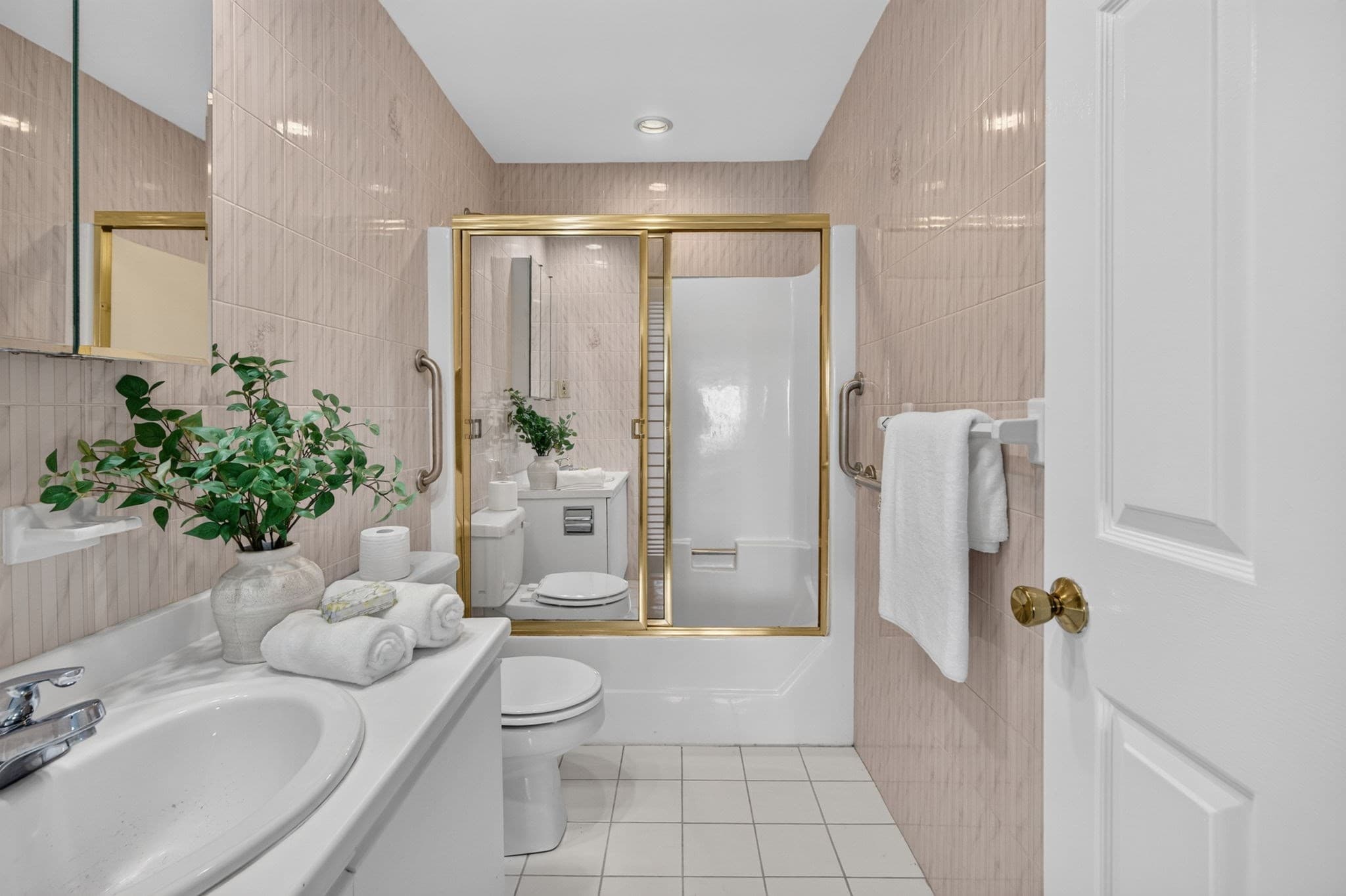 Condominium at 3920 Mystic Valley Pkwy # 522, Medford MA 02155, Medford, photo 13 of 42