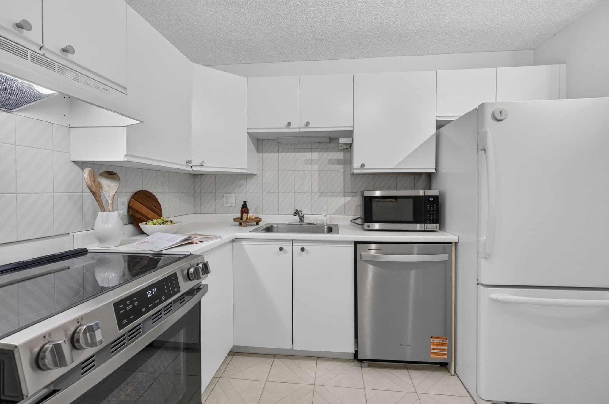 Condominium at 3920 Mystic Valley Pkwy # 522, Medford MA 02155, Medford, photo 10 of 42