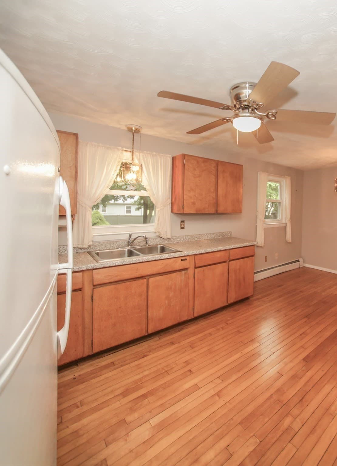 Single Family Residence at 87 Roosevelt Ave, Westfield MA 01085, Westfield, photo 4 of 19