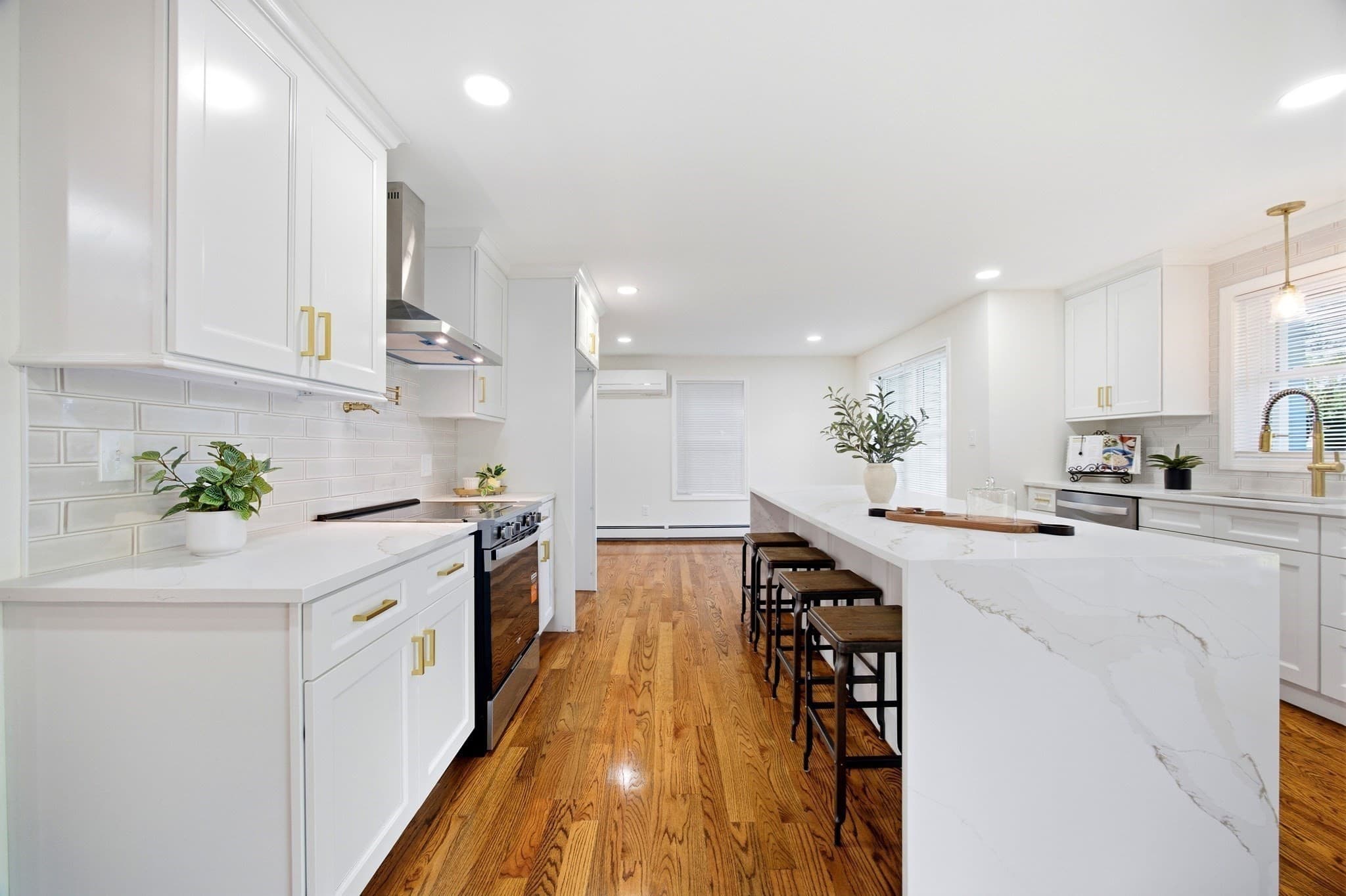 Single Family Residence at 126 Barry St, Agawam MA 01030, Agawam, photo 11 of 37