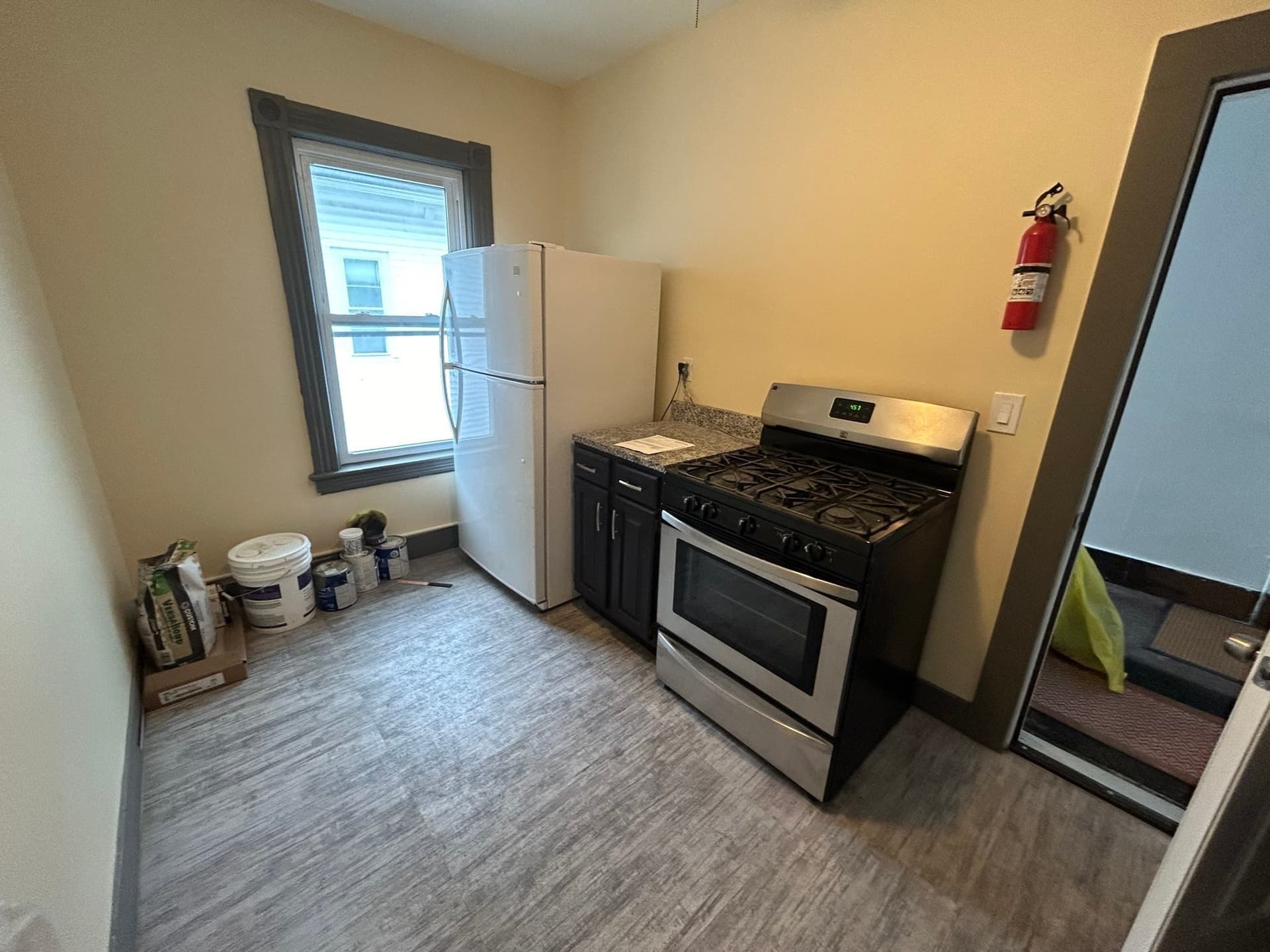 Apartment at 20 Hudson # 3, Worcester MA 01609, photo 4 of 8