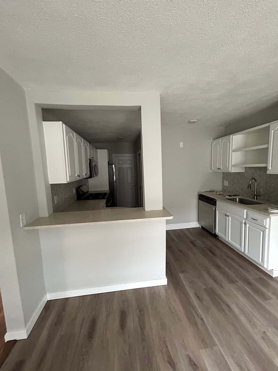Apartment at 137 Chelsea St # 2R, Everett MA 02149, photo 3 of 12