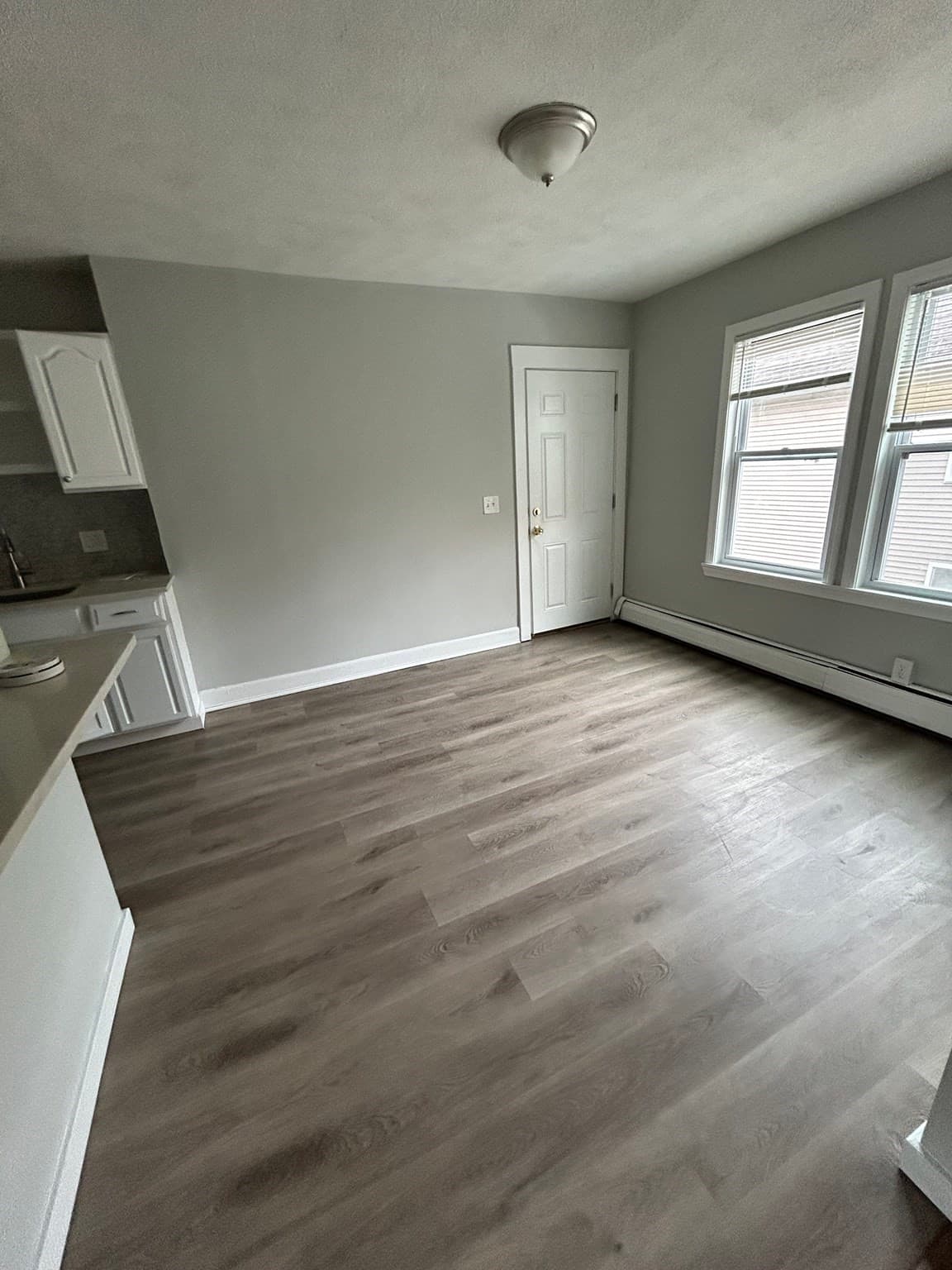 Apartment at 137 Chelsea St # 2R, Everett MA 02149, photo 5 of 12