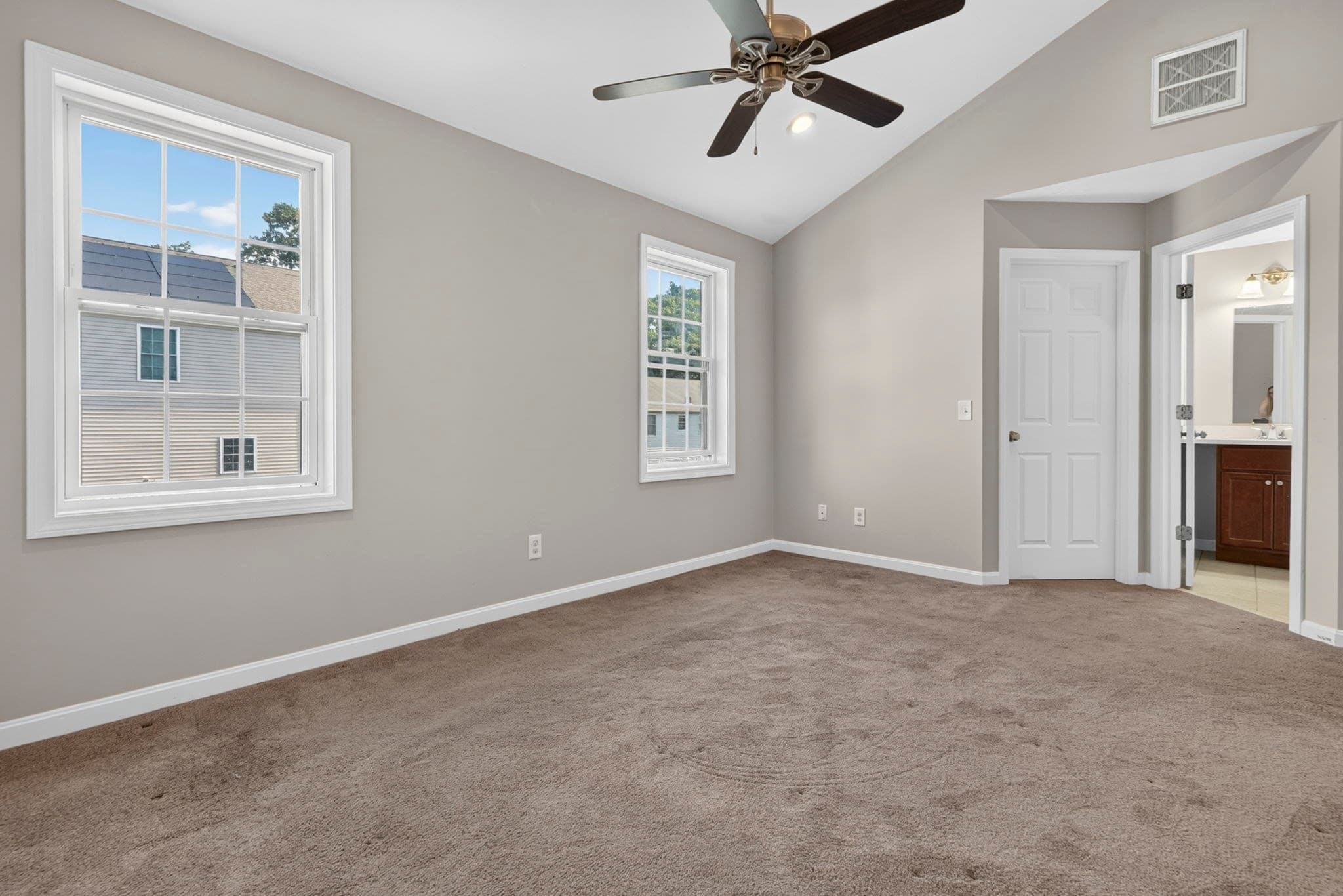 Single Family Residence at 103 Commonwealth Ave, Worcester MA 01604, Worcester, photo 12 of 30