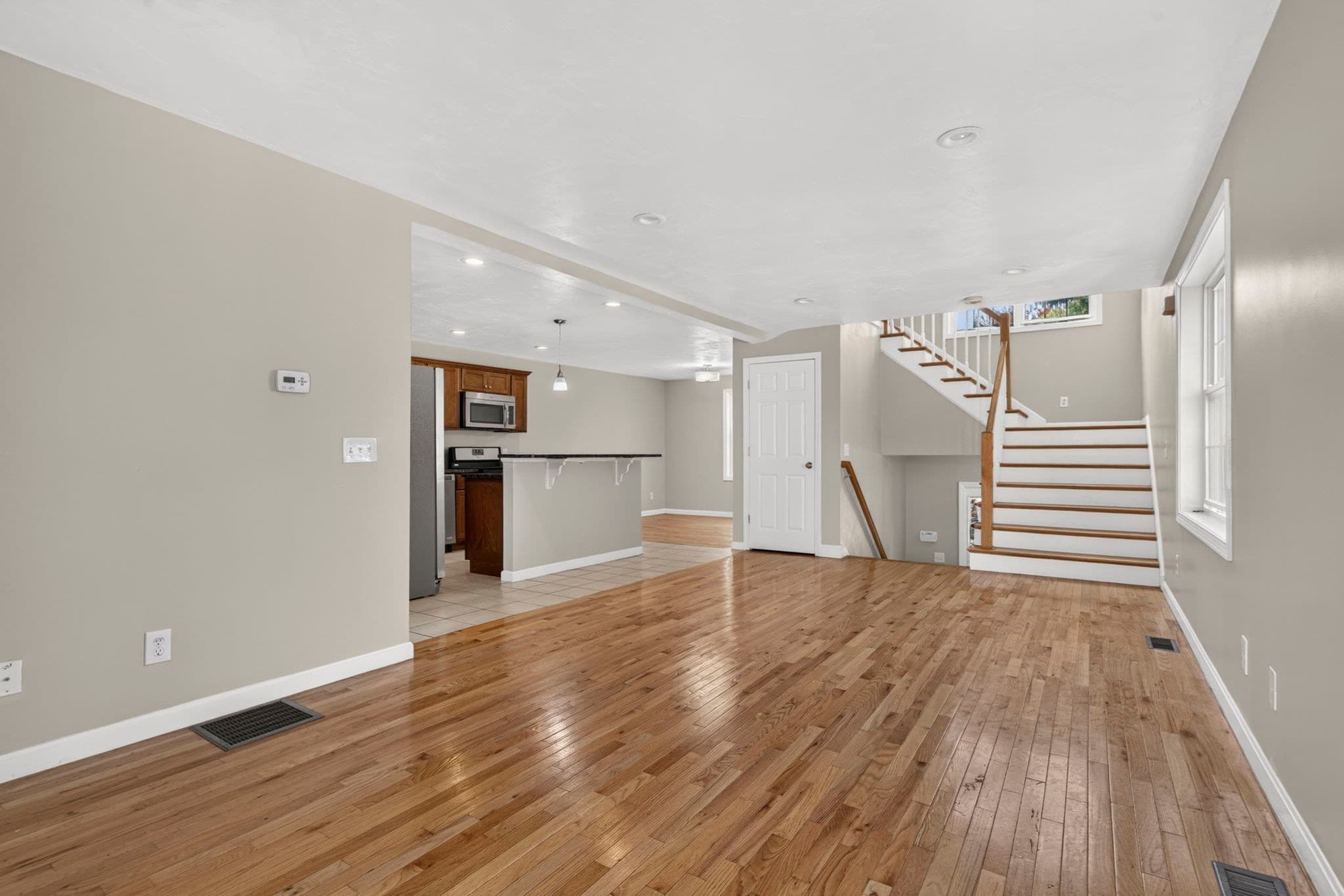 Single Family Residence at 103 Commonwealth Ave, Worcester MA 01604, Worcester, photo 3 of 30