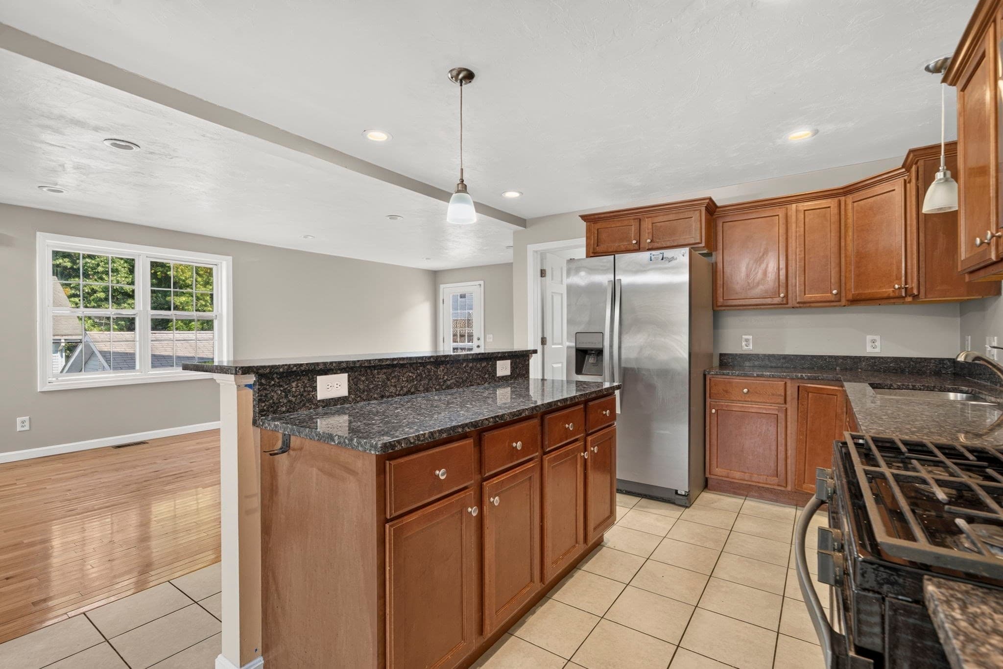 Single Family Residence at 103 Commonwealth Ave, Worcester MA 01604, Worcester, photo 9 of 30