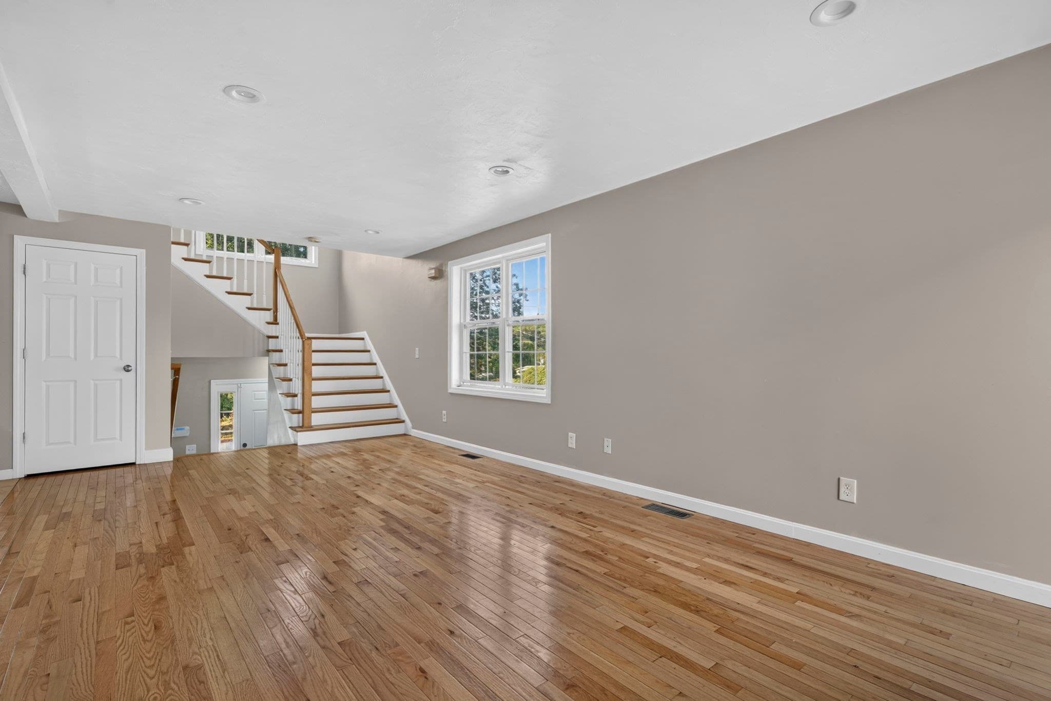 Single Family Residence at 103 Commonwealth Ave, Worcester MA 01604, Worcester, photo 4 of 30