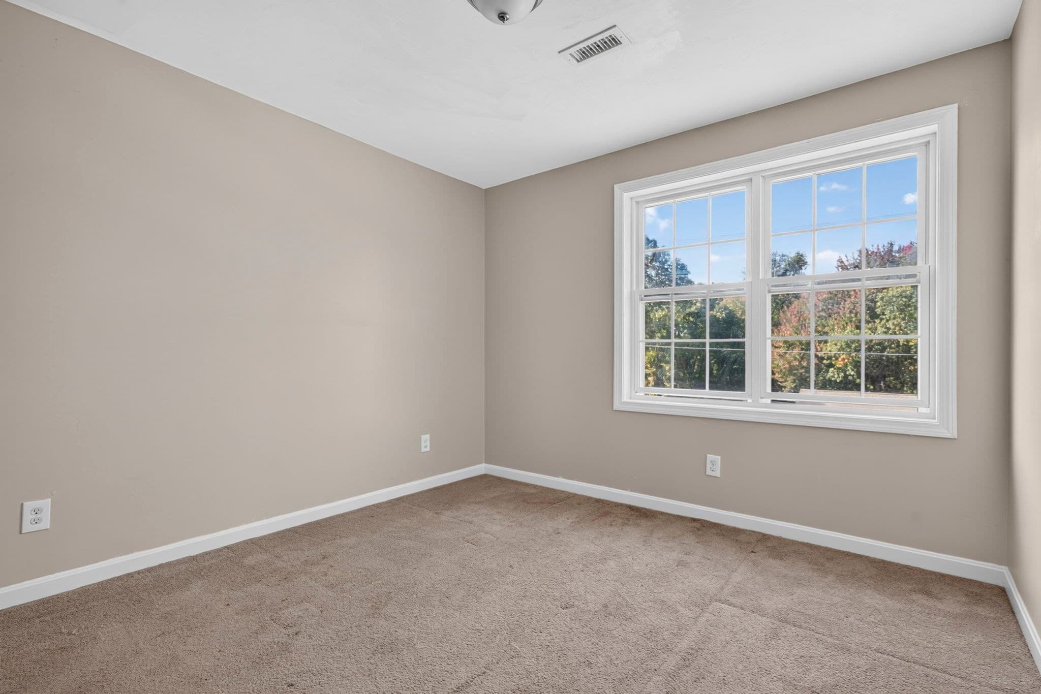 Single Family Residence at 103 Commonwealth Ave, Worcester MA 01604, Worcester, photo 25 of 30