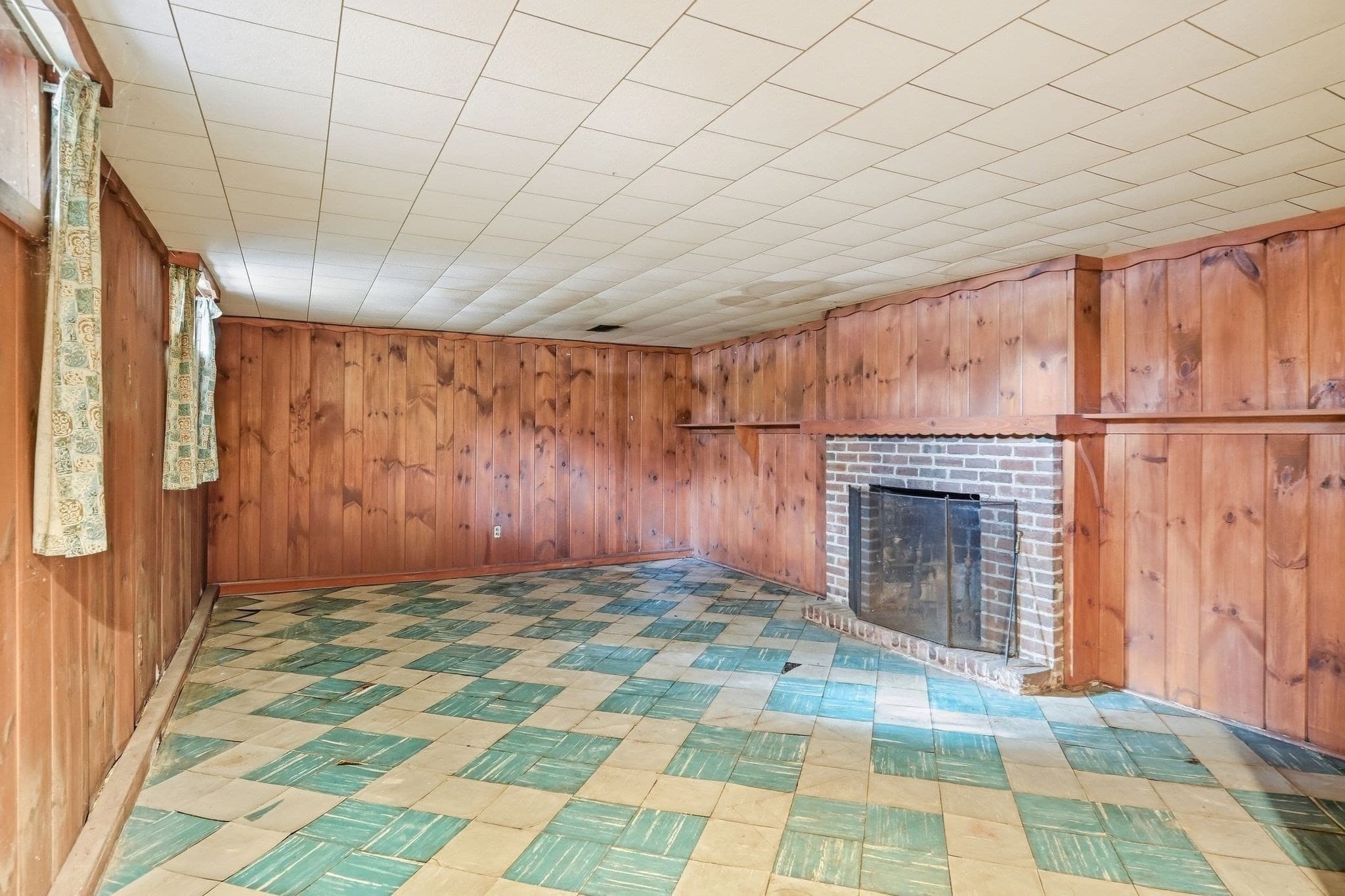 Single Family Residence at 104 Whittum Avenue, Springfield MA 01118, Springfield, photo 31 of 40