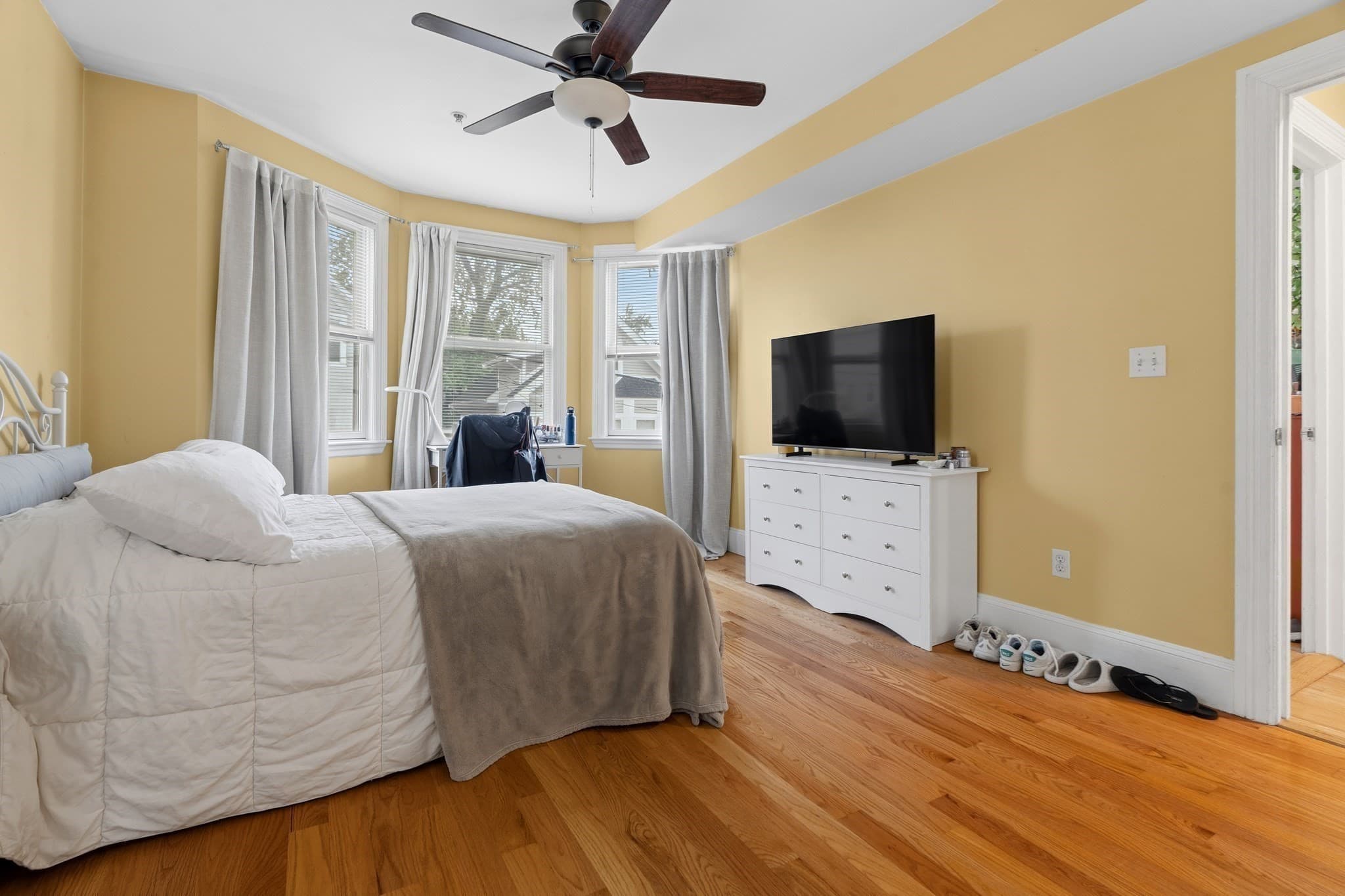 3 Family - 3 Units Up/Down at 164 Boylston Street, Boston MA 02130, Boston, photo 30 of 41