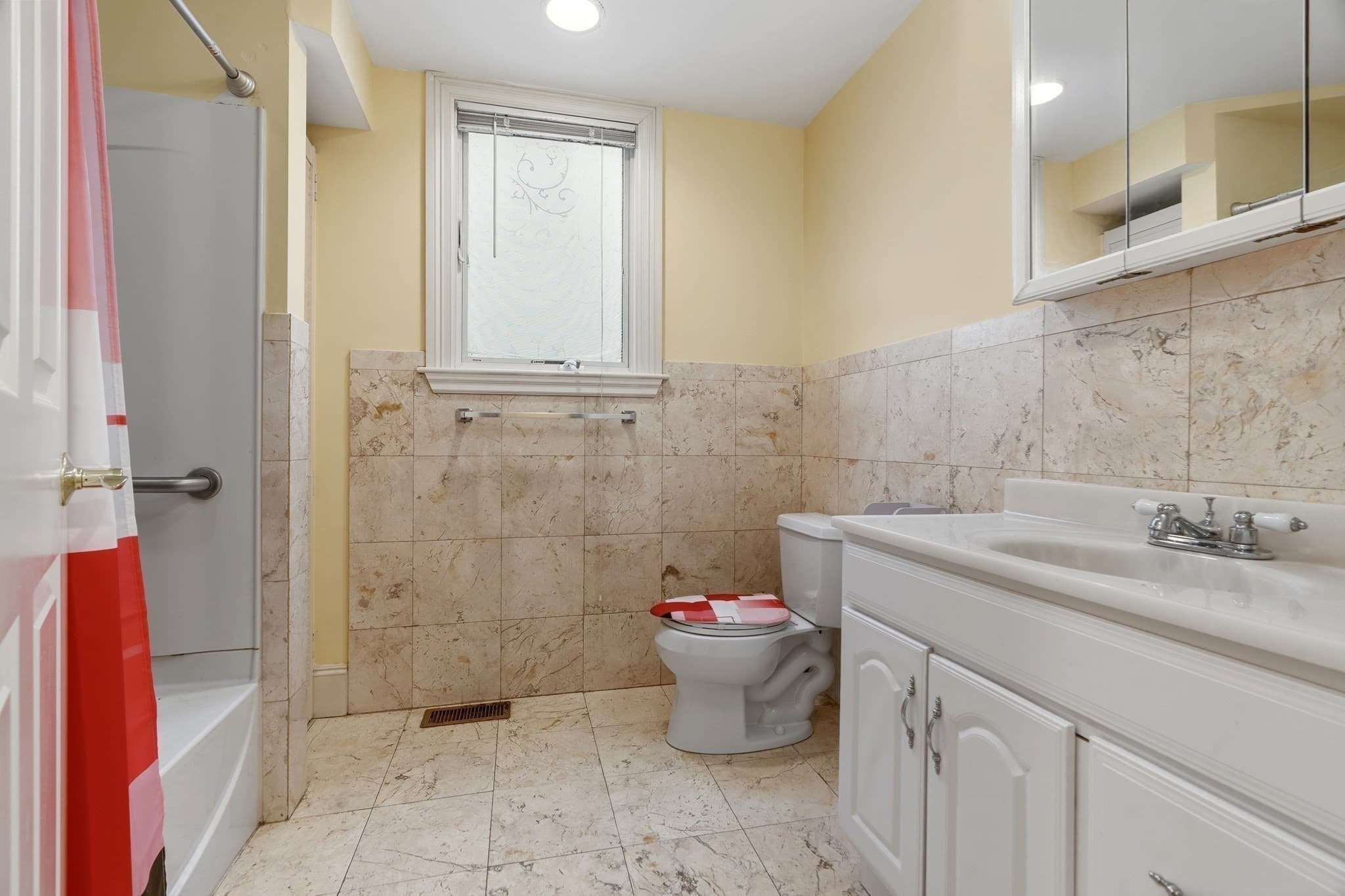 3 Family - 3 Units Up/Down at 164 Boylston Street, Boston MA 02130, Boston, photo 25 of 41