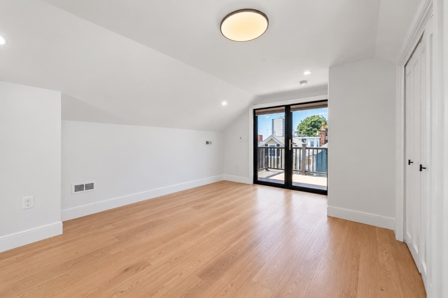Single Family Residence at 181 I Street, Boston MA 02127, Boston, photo 14 of 25