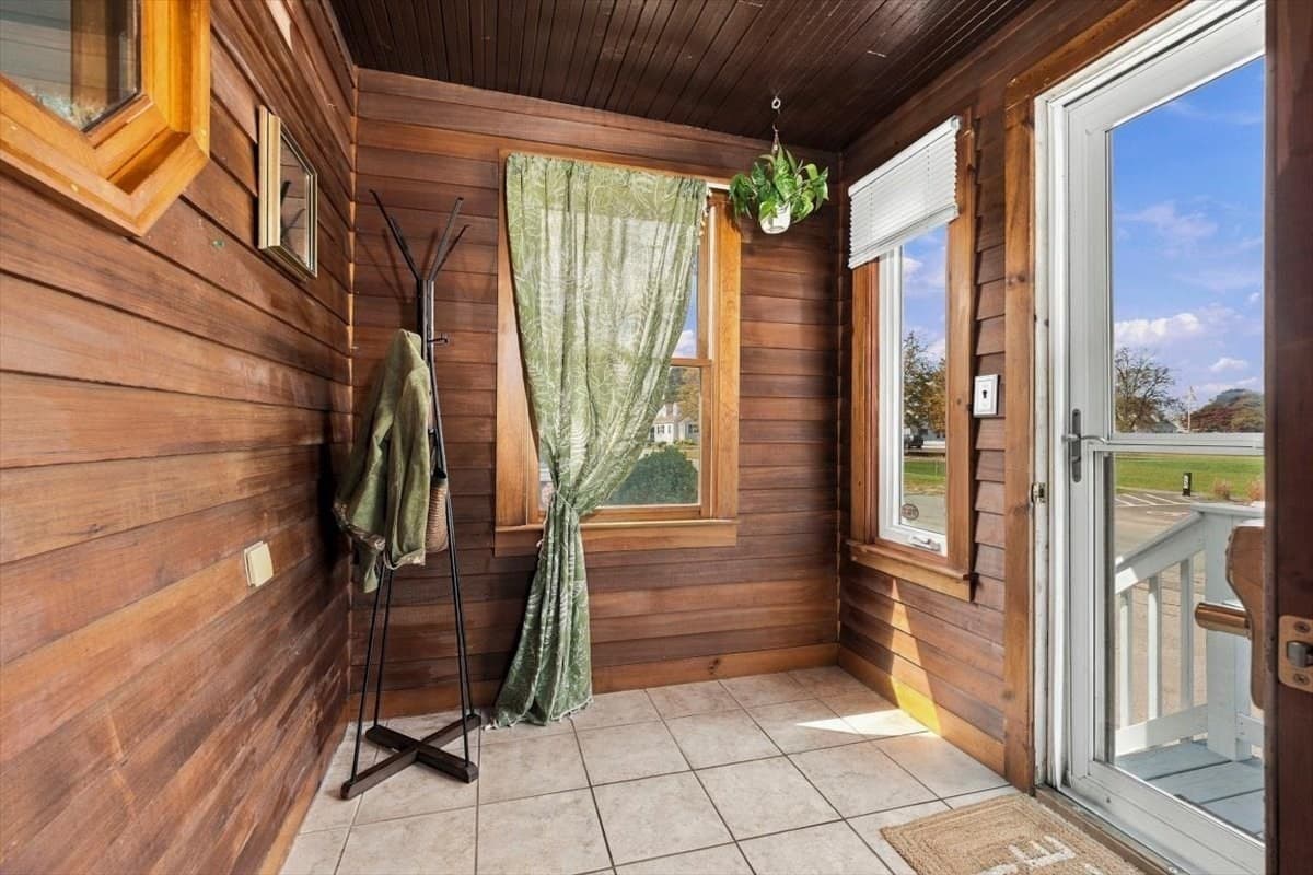 Single Family Residence at 94 Packard Ave, Hull MA 02045, Hull, photo 6 of 28
