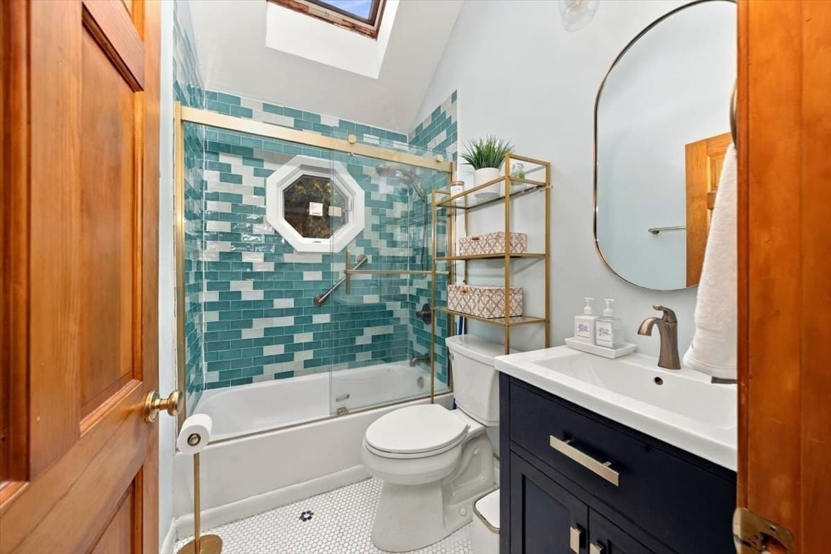 Single Family Residence at 94 Packard Ave, Hull MA 02045, Hull, photo 16 of 28