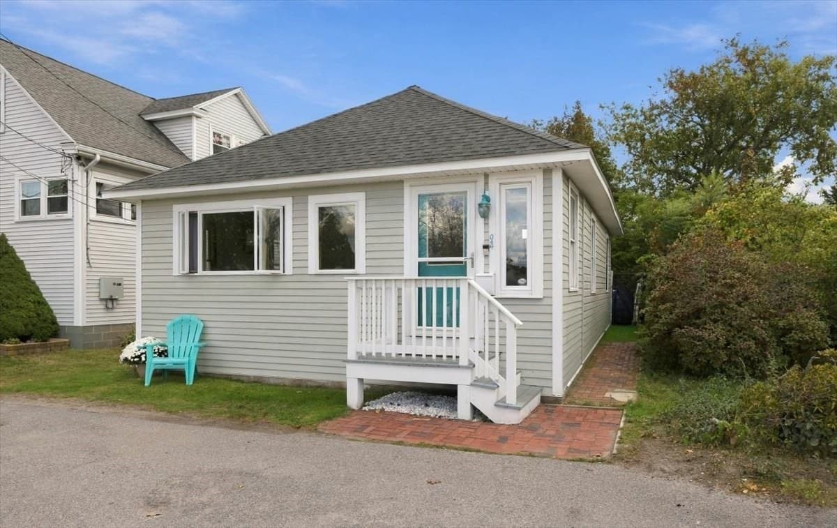 Single Family Residence at 94 Packard Ave, Hull MA 02045, Hull, photo 3 of 28