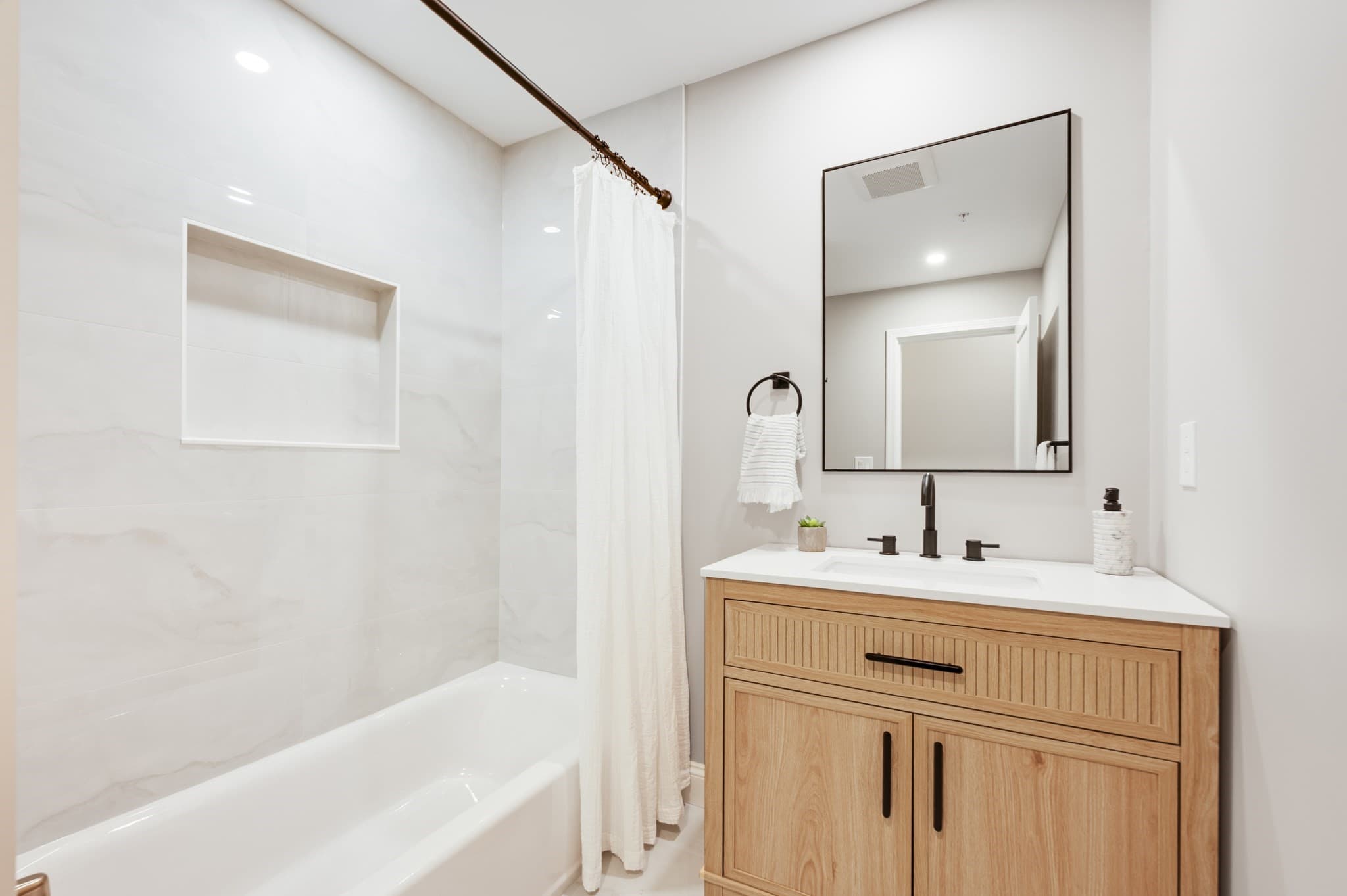 Condominium at 271 Washington Ave # 1, Chelsea MA 02150, Chelsea, photo 17 of 19