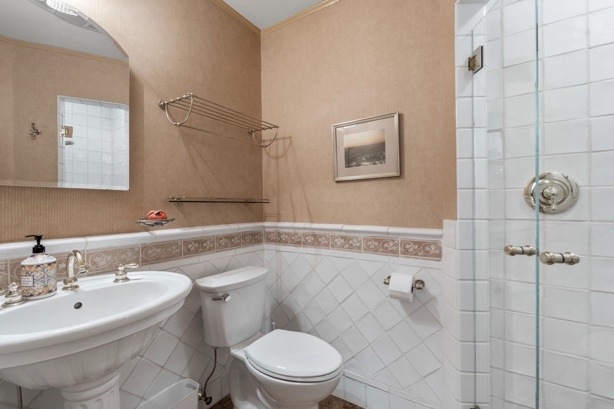 Condominium at 197 Commonwealth Avenue # 3, Boston MA 02116, Boston, photo 12 of 13