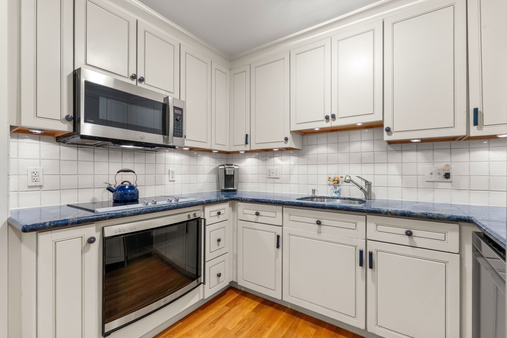 Condominium at 197 Commonwealth Avenue # 3, Boston MA 02116, Boston, photo 4 of 13