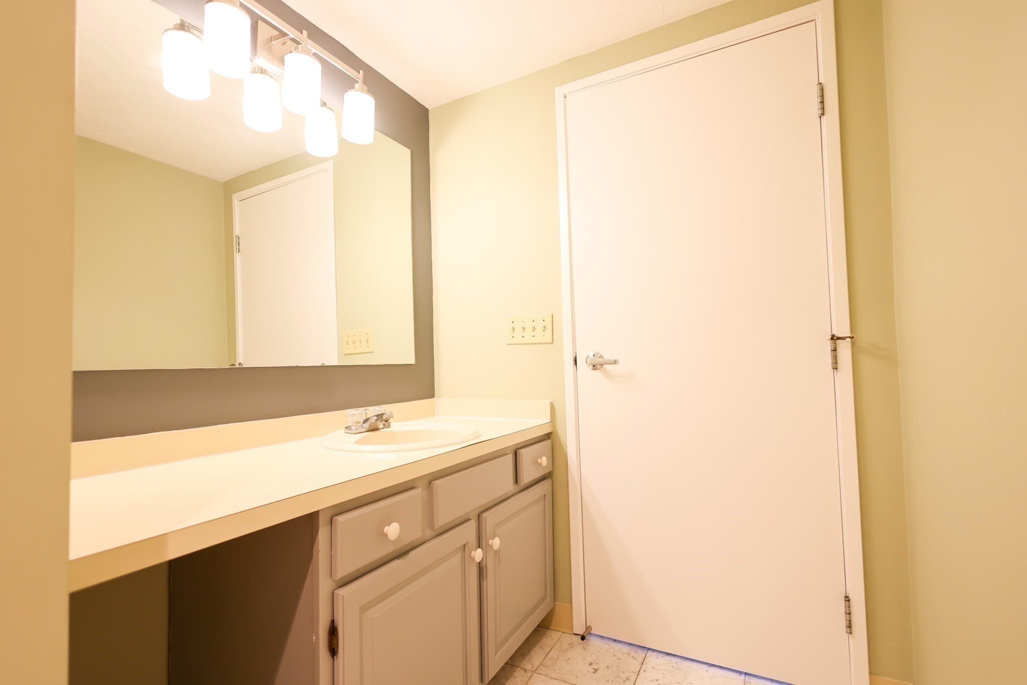 Condominium at 200 Cove Way # 1002, Quincy MA 02169, Quincy, photo 27 of 42