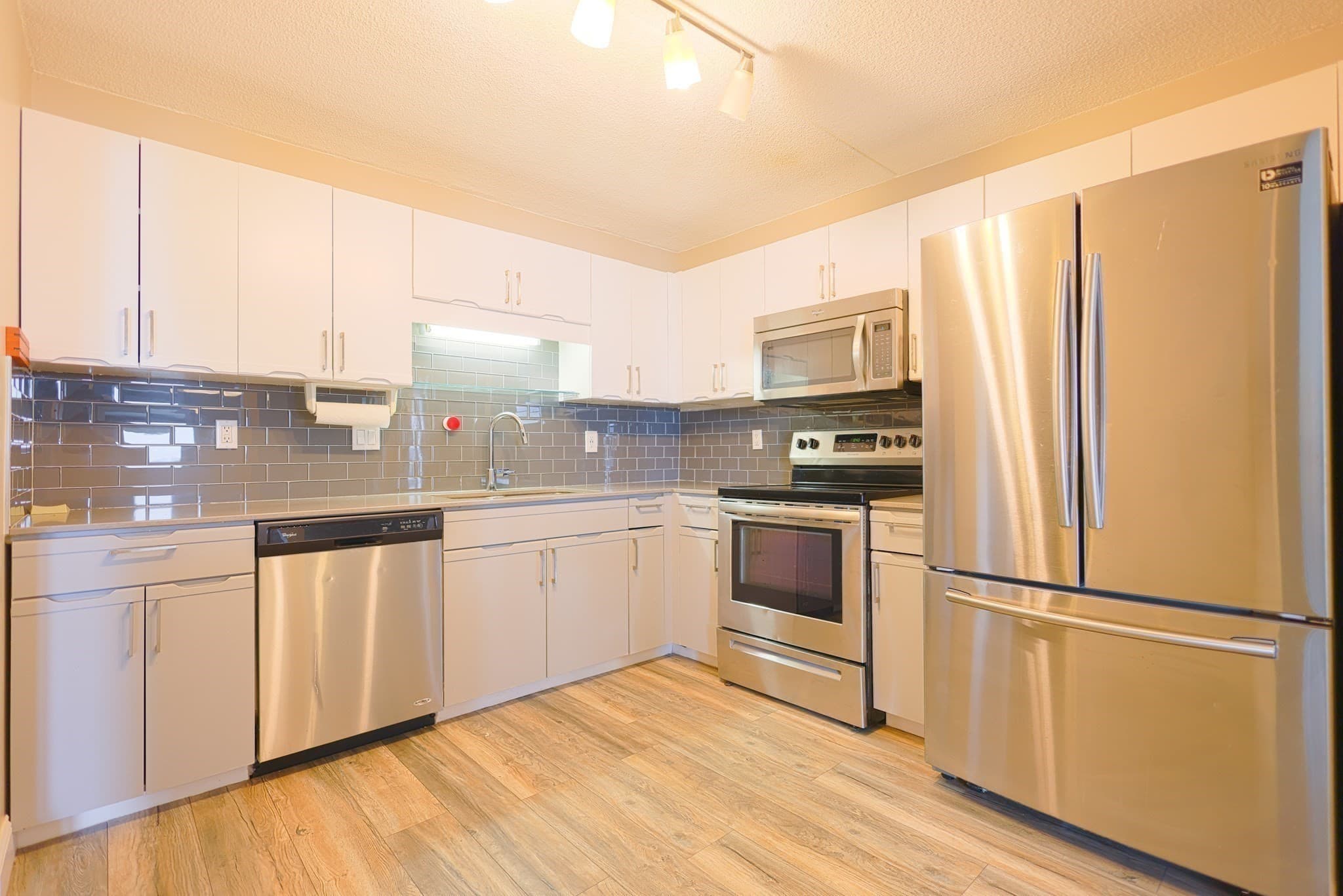 Condominium at 200 Cove Way # 1002, Quincy MA 02169, Quincy, photo 9 of 42