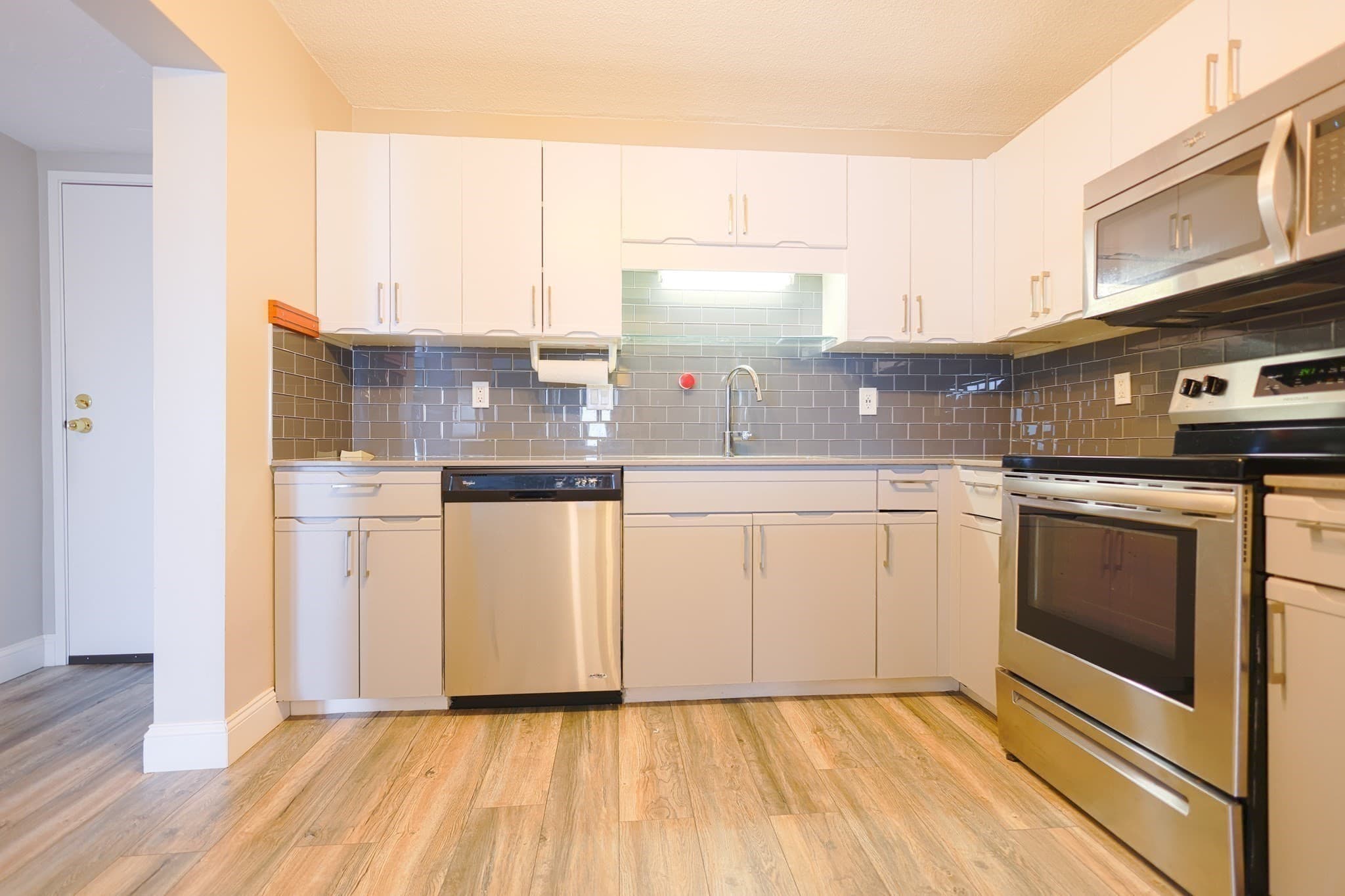 Condominium at 200 Cove Way # 1002, Quincy MA 02169, Quincy, photo 11 of 42