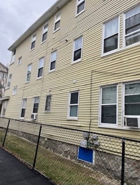 3 Family - 3 Units Up/Down at 104 Sterling St, Worcester MA 01610, Worcester, photo 4 of 33