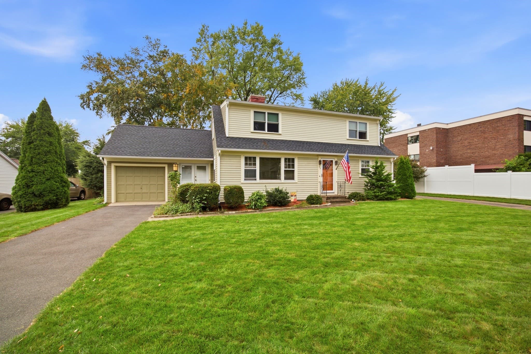 25 Saint Anthony St, Chicopee MA 01013