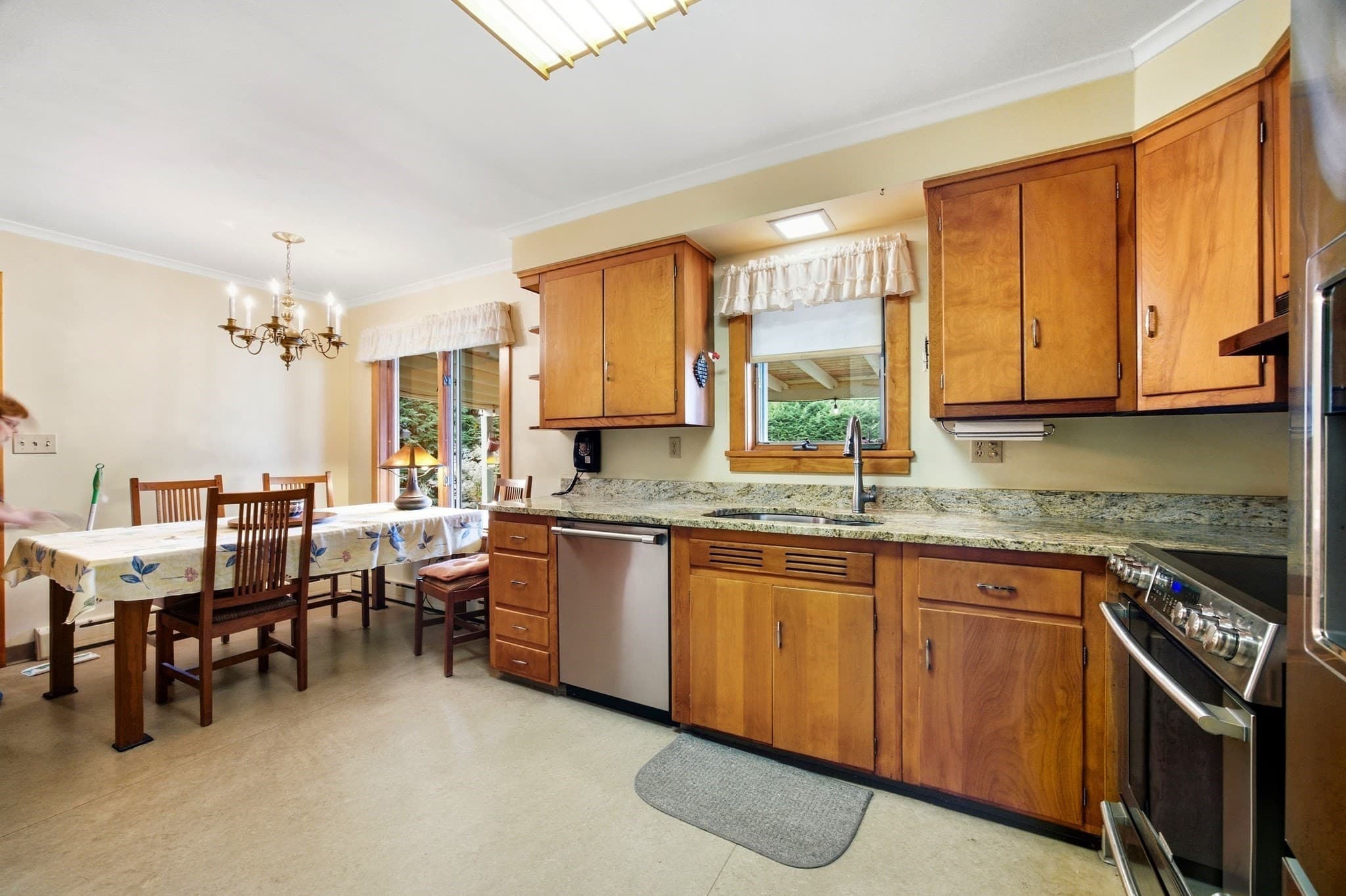 Single Family Residence at 25 Saint Anthony St, Chicopee MA 01013, Chicopee, photo 9 of 38
