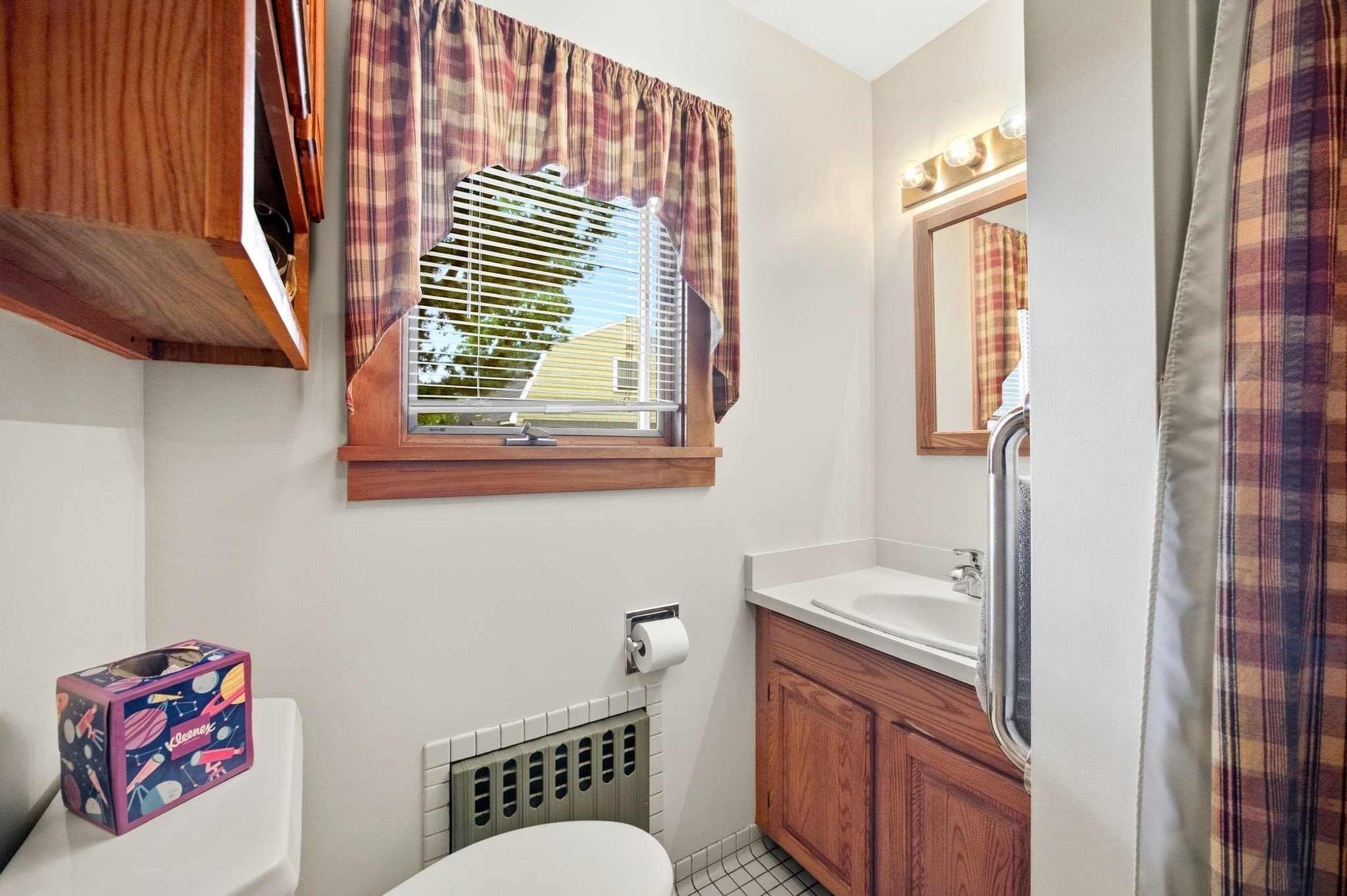 Single Family Residence at 25 Saint Anthony St, Chicopee MA 01013, Chicopee, photo 15 of 38
