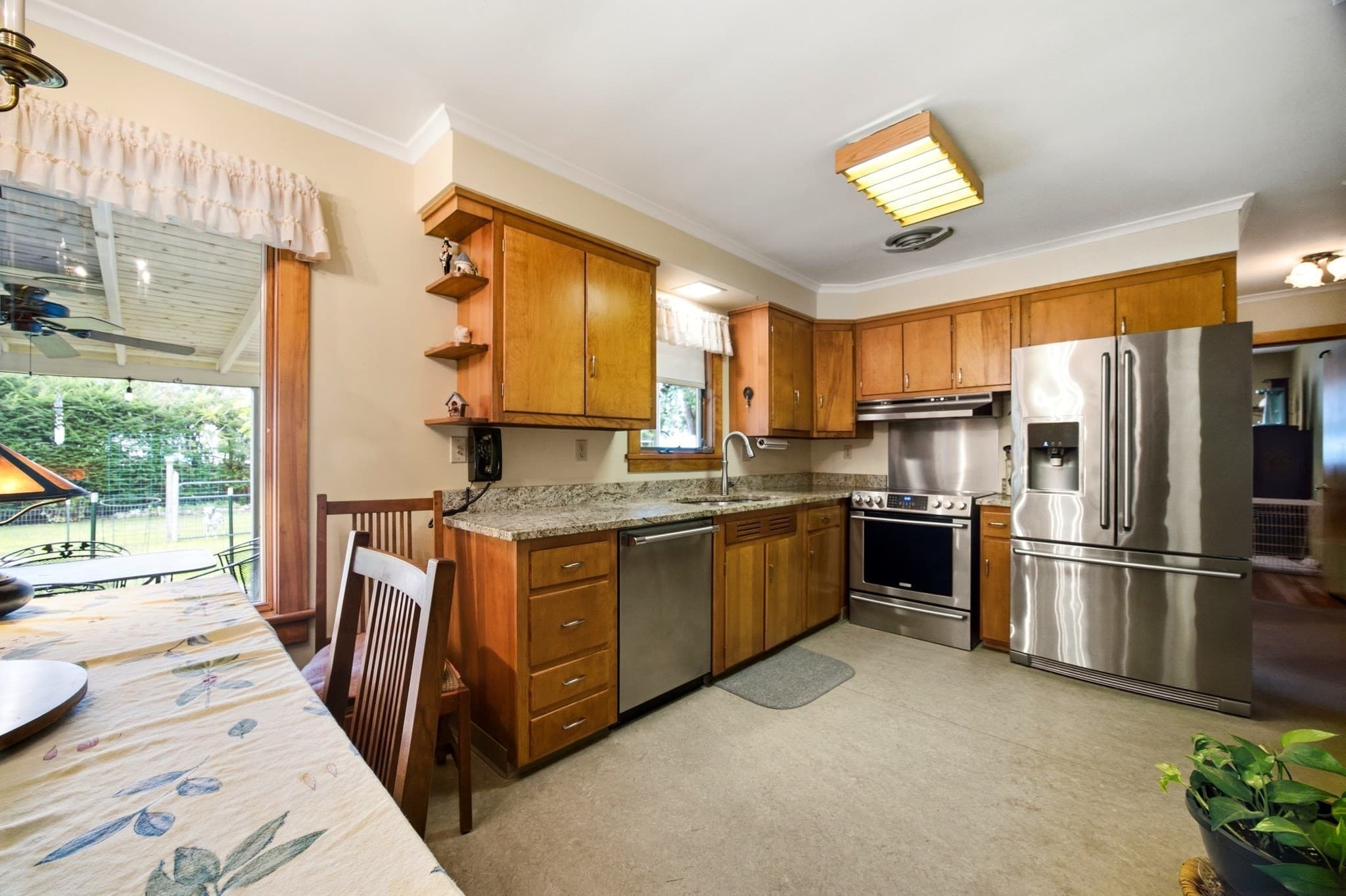 Single Family Residence at 25 Saint Anthony St, Chicopee MA 01013, Chicopee, photo 8 of 38