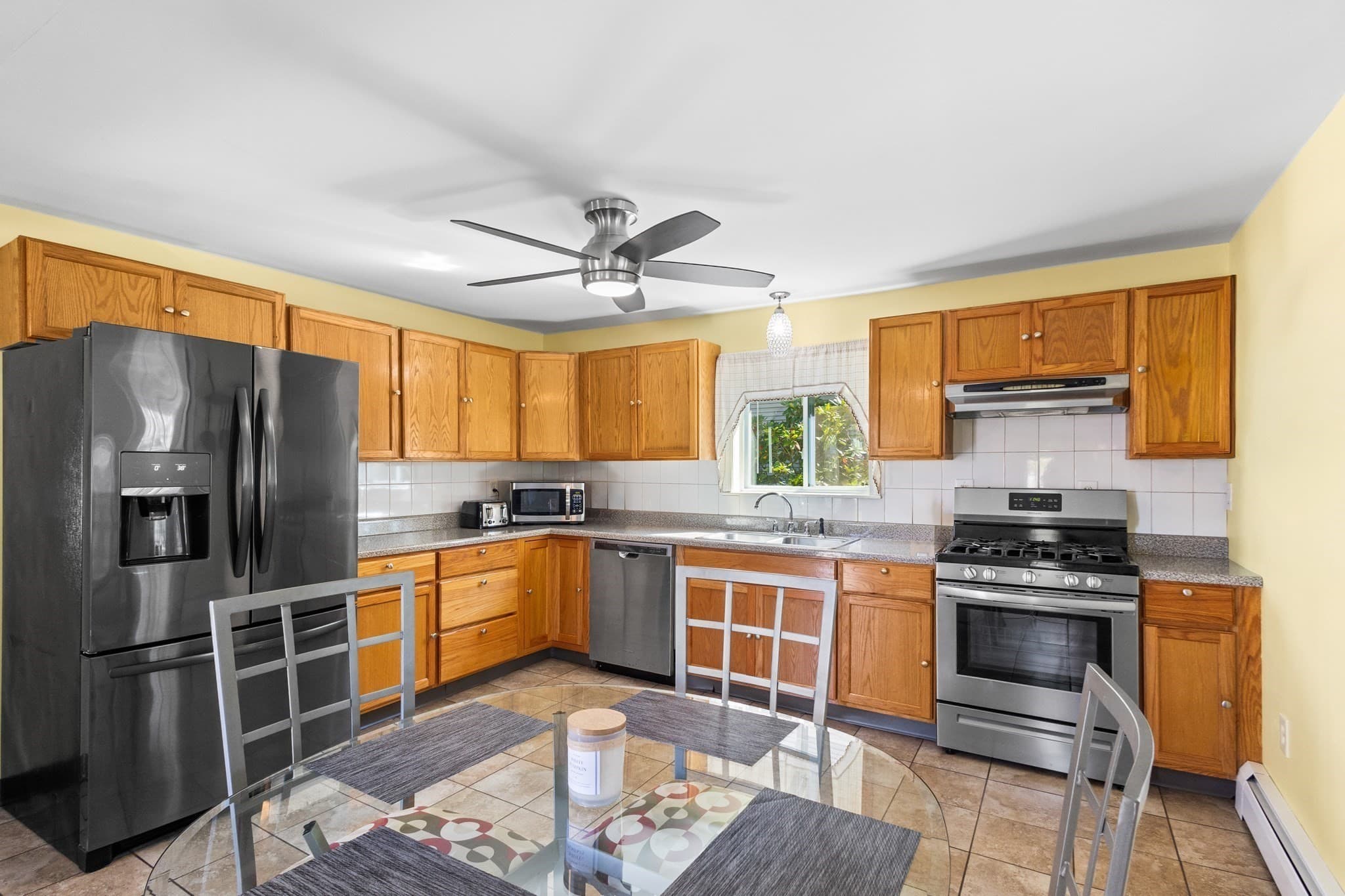 Single Family Residence at 2113 Pleasant St, Fall River MA 02723, Fall River, photo 6 of 36