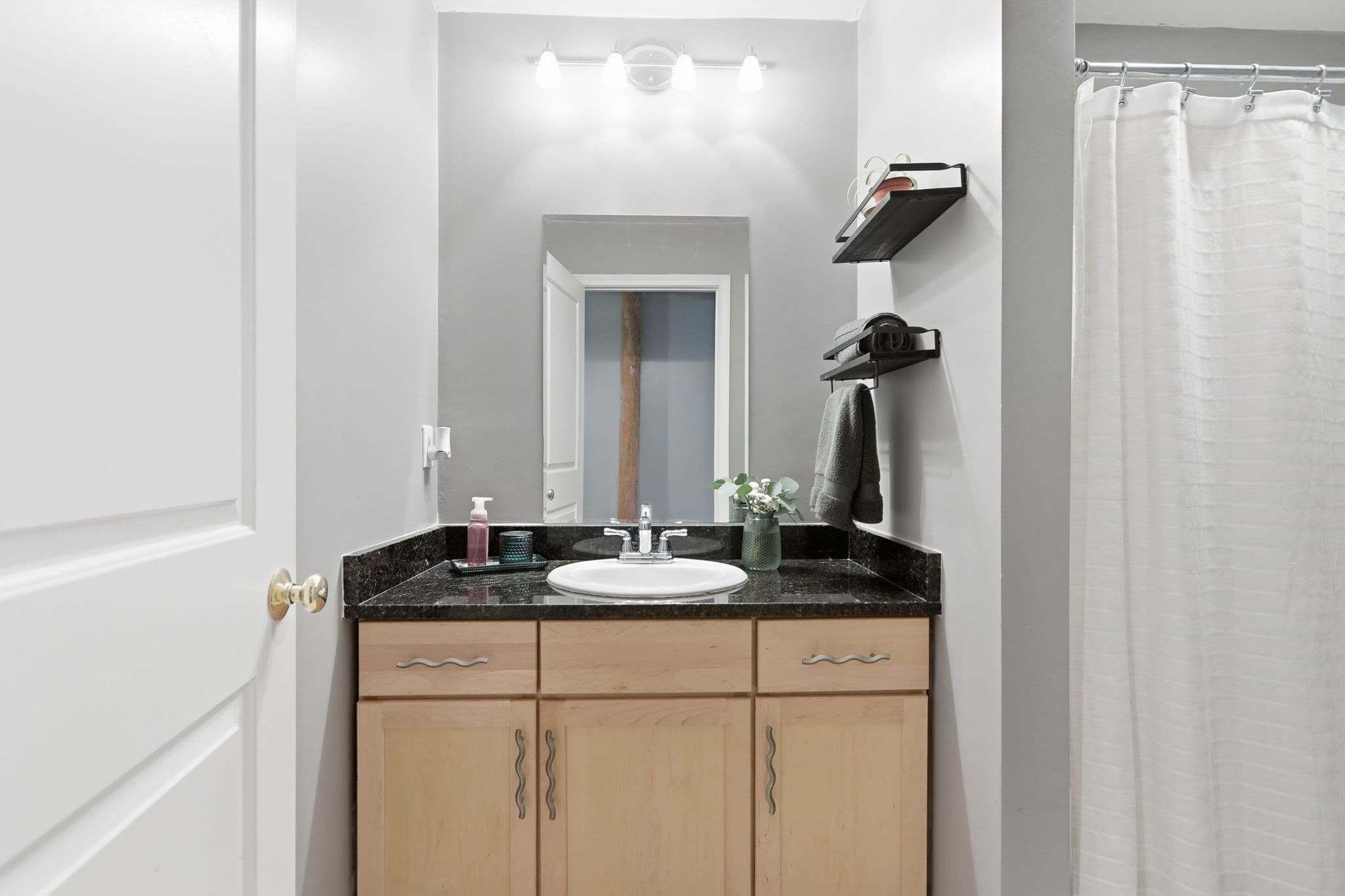 Condominium at 82-88 Winter St # 2B, Worcester MA 01604, Worcester, photo 29 of 36