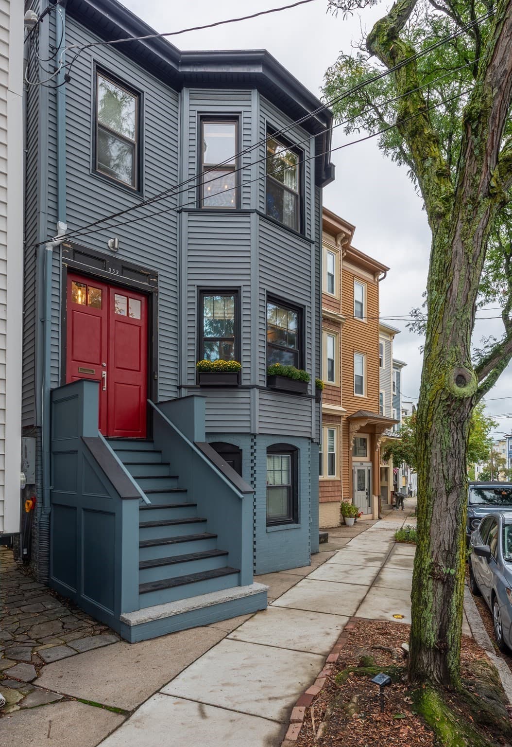 252 Webster St # 1, Boston MA 02128
