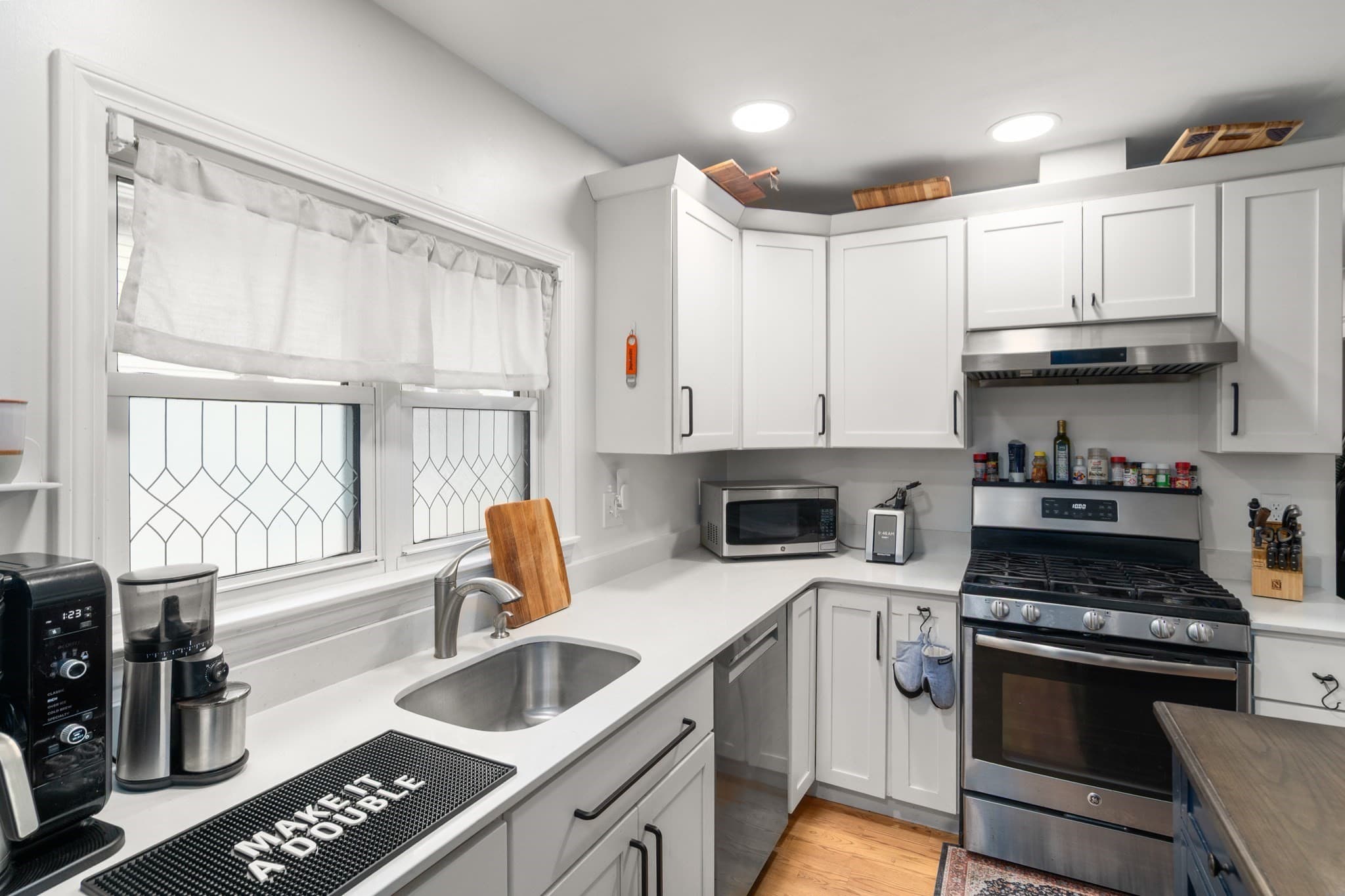 Condominium at 141 Nottinghill Rd. # 2, Boston MA 02135, Boston, photo 12 of 28