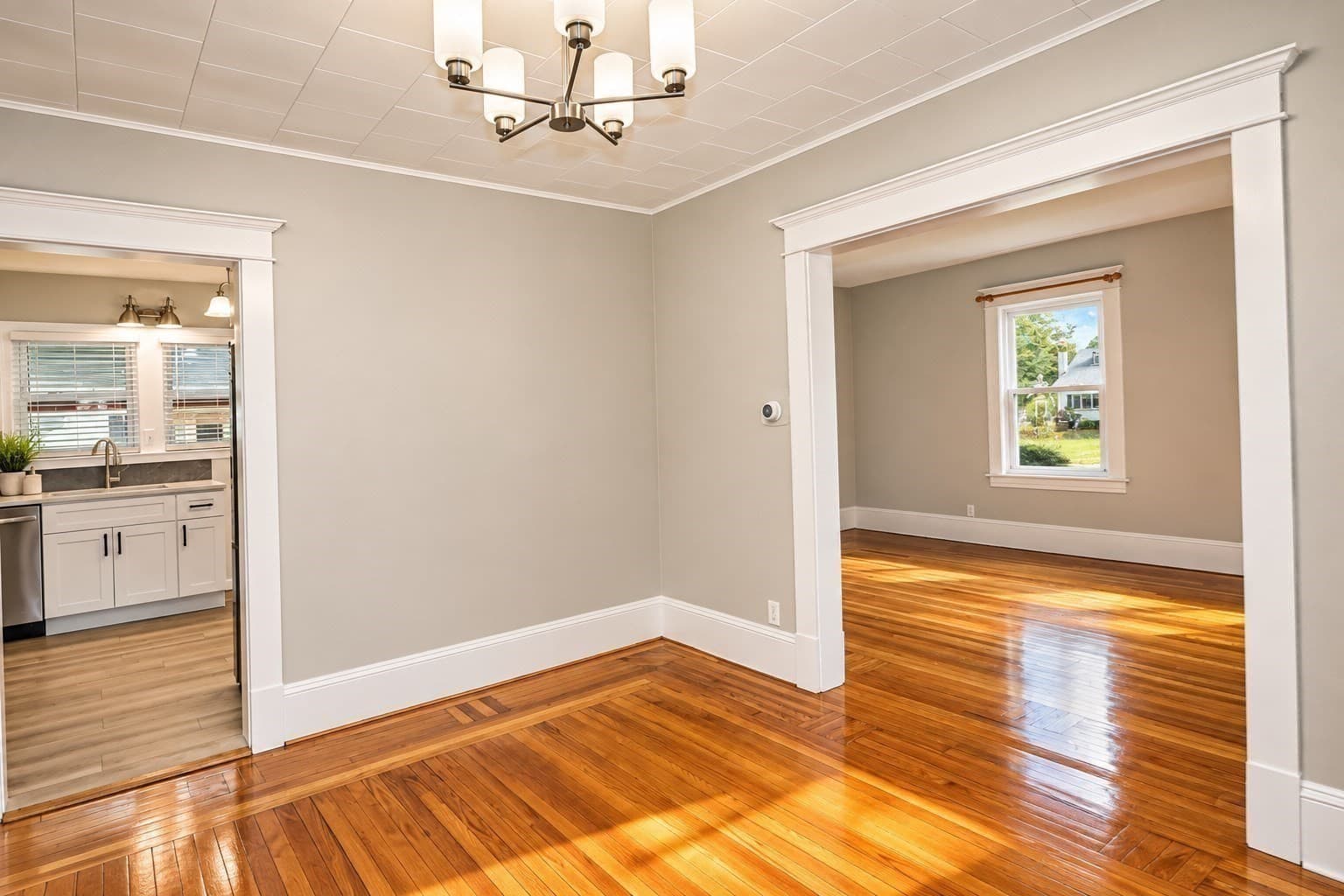 Single Family Residence at 121 Elm St, Agawam MA 01001, Agawam, photo 7 of 30