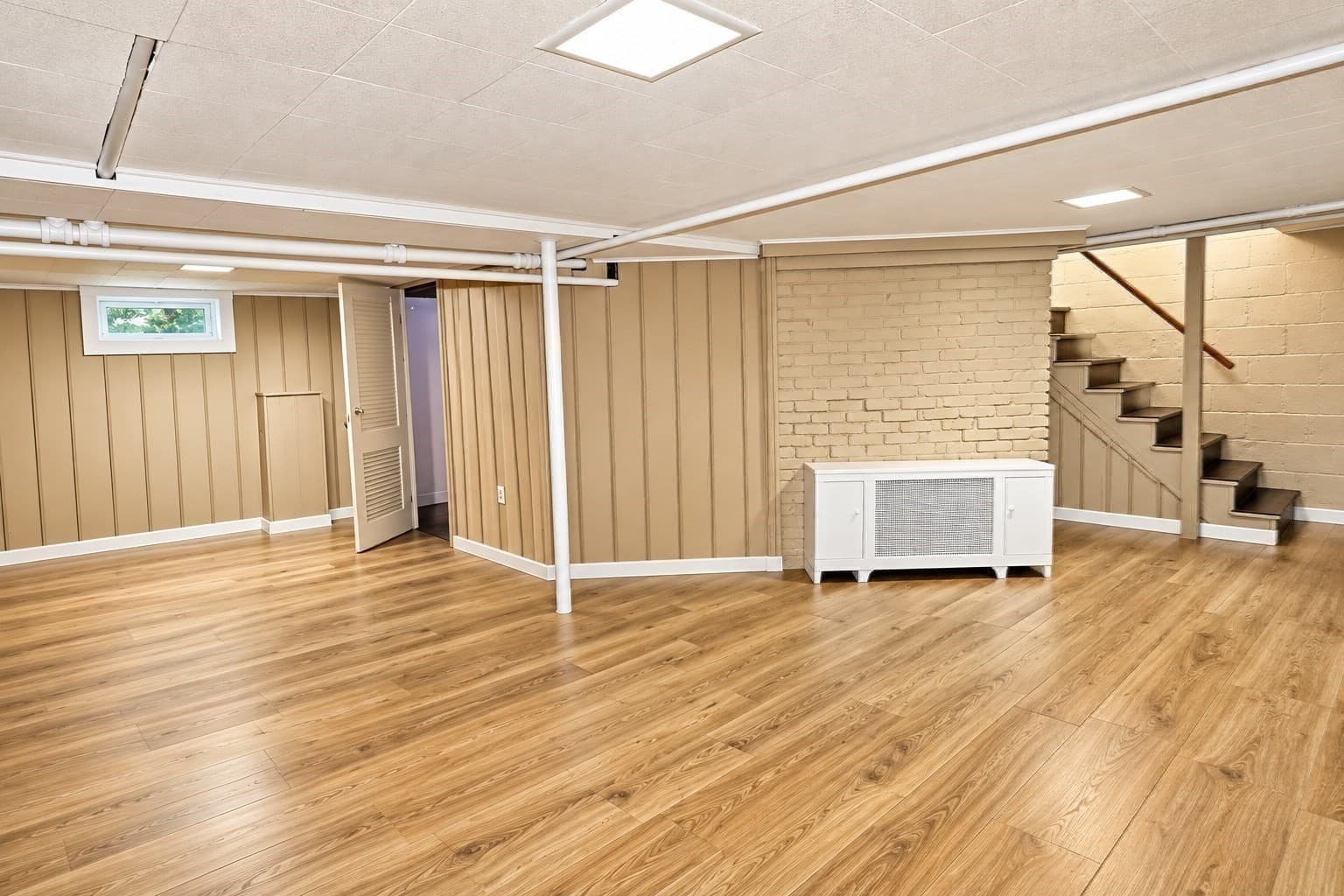 Single Family Residence at 121 Elm St, Agawam MA 01001, Agawam, photo 25 of 30