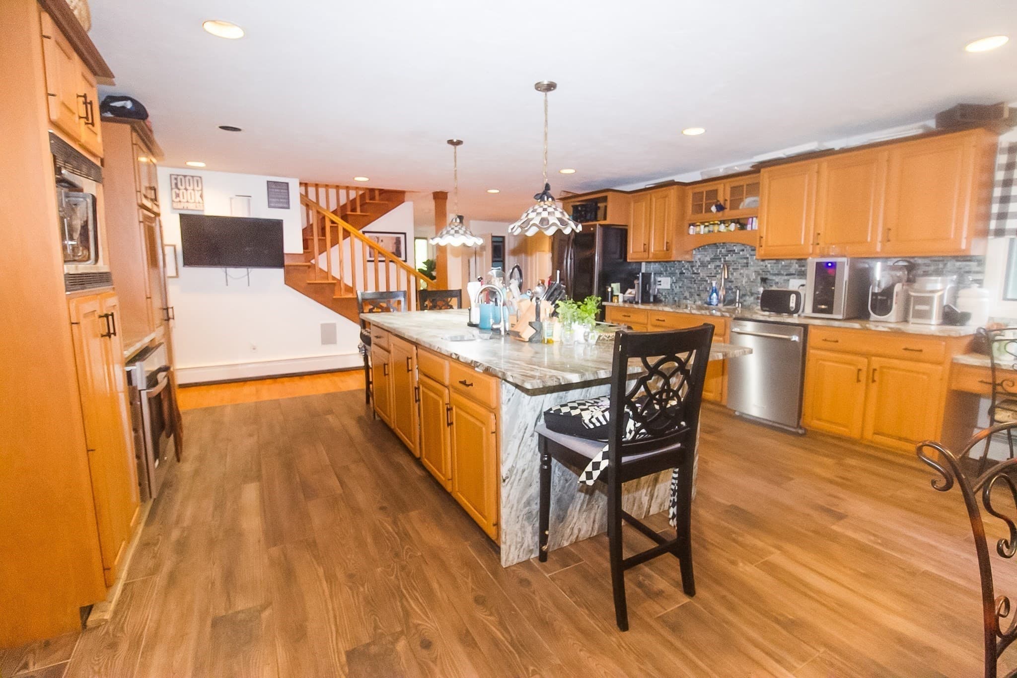 Single Family Residence at 20 Fox Hill Dr, Bridgewater MA 02324, Bridgewater, photo 6 of 39