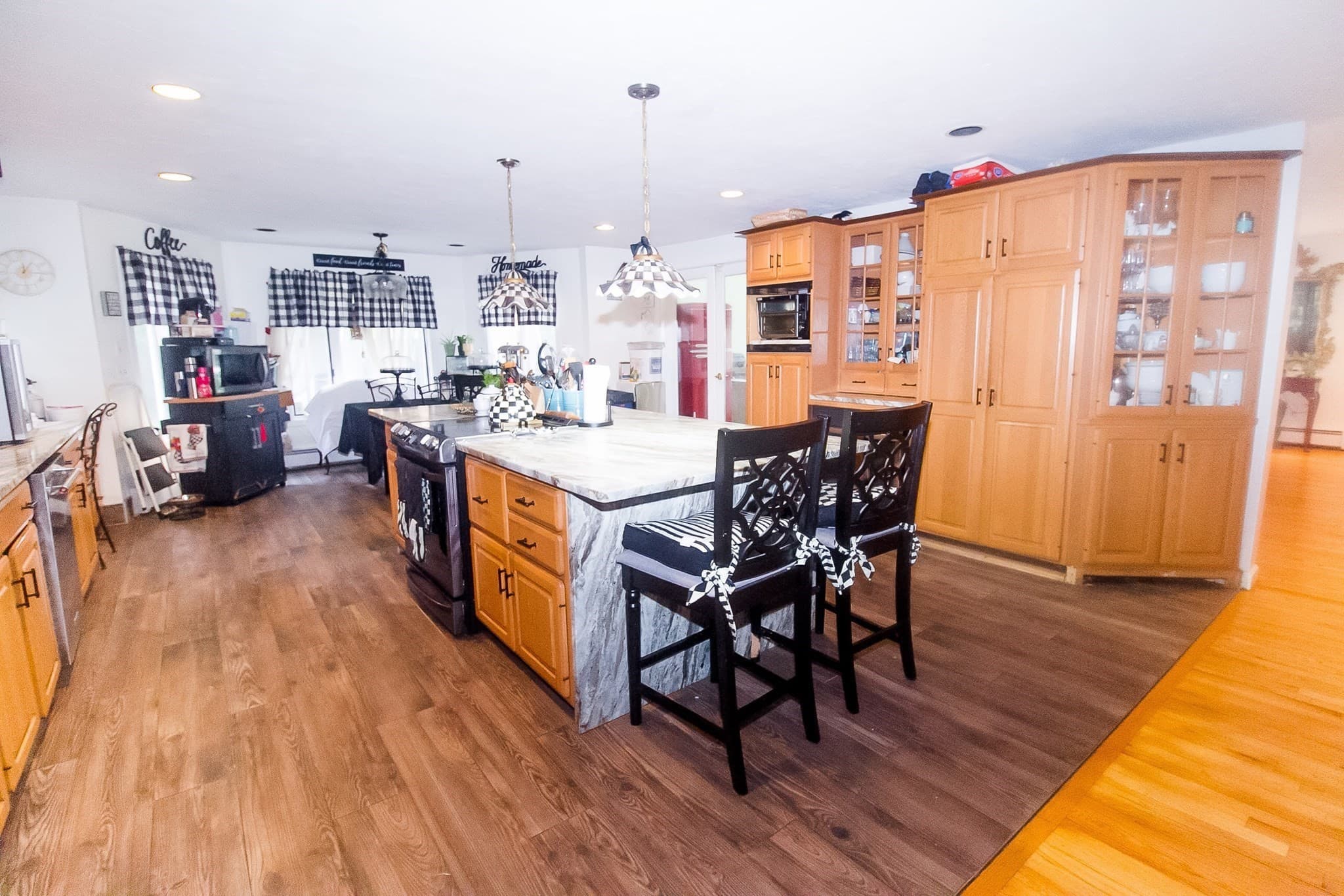 Single Family Residence at 20 Fox Hill Dr, Bridgewater MA 02324, Bridgewater, photo 5 of 39