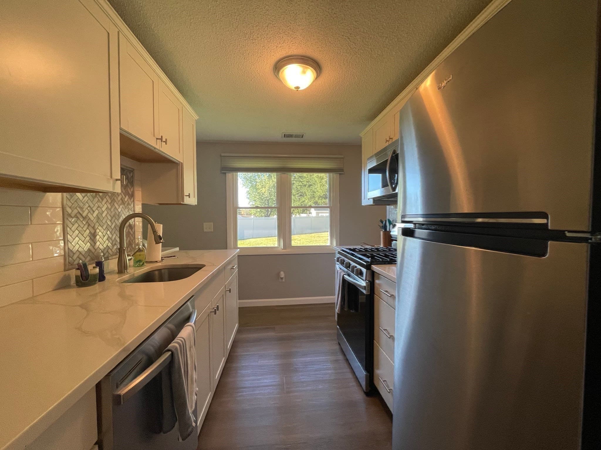 Single Family Residence at 597 Old Warren Rd, Swansea MA 02777, Swansea, photo 7 of 11