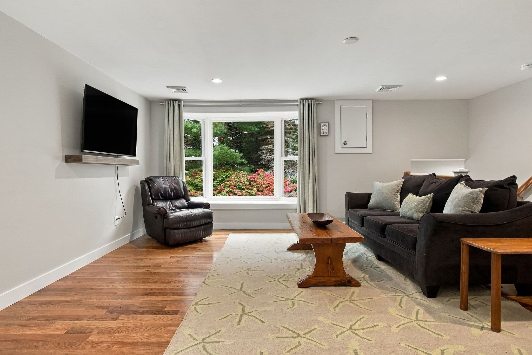 Single Family Residence at 877 Bumps River Rd, Barnstable MA 02632, Barnstable, photo 13 of 39
