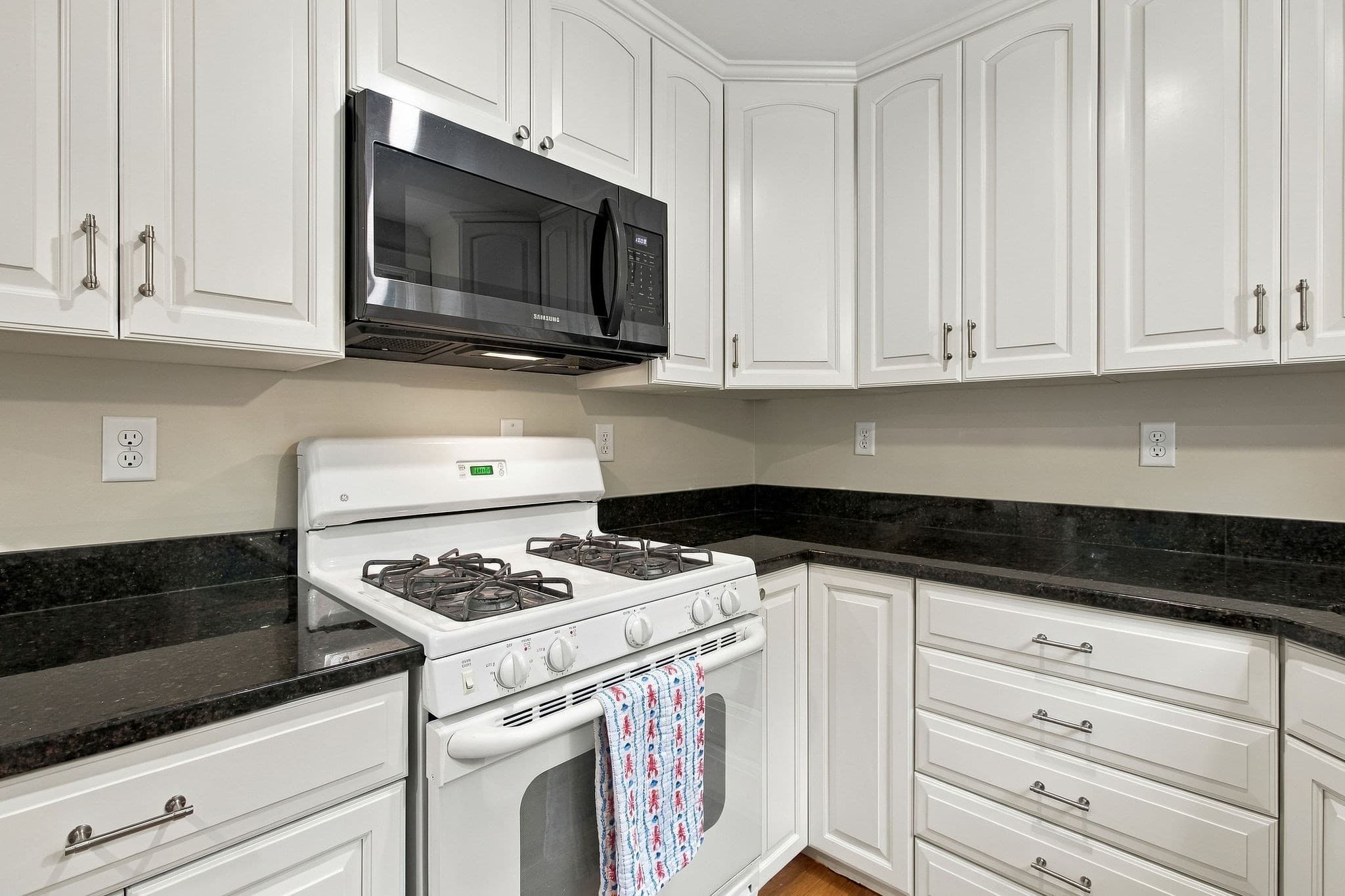 Single Family Residence at 877 Bumps River Rd, Barnstable MA 02632, Barnstable, photo 21 of 39