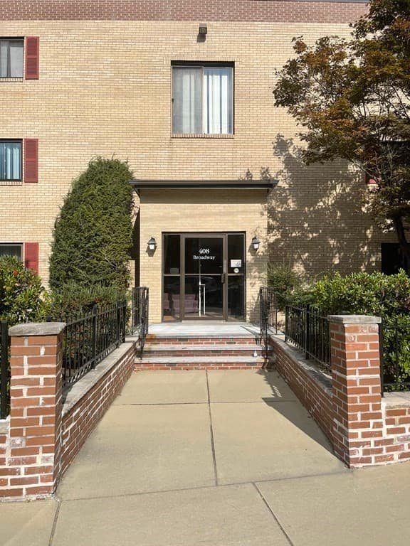 Condominium at 408 Broadway # 201, Lynn MA 01904, Lynn, photo 2 of 18
